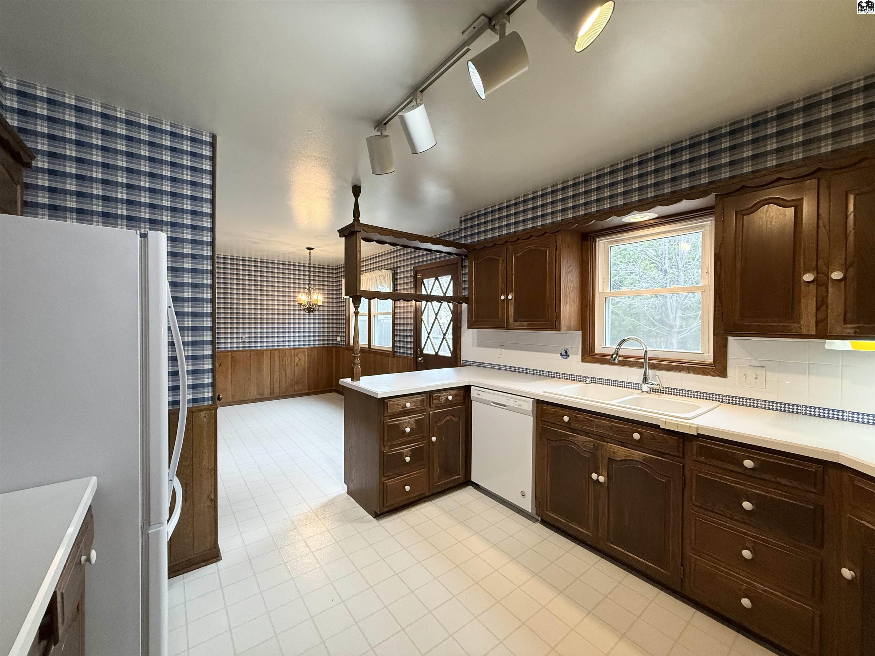 40 Tomahawk Road Hutchinson KS 67502