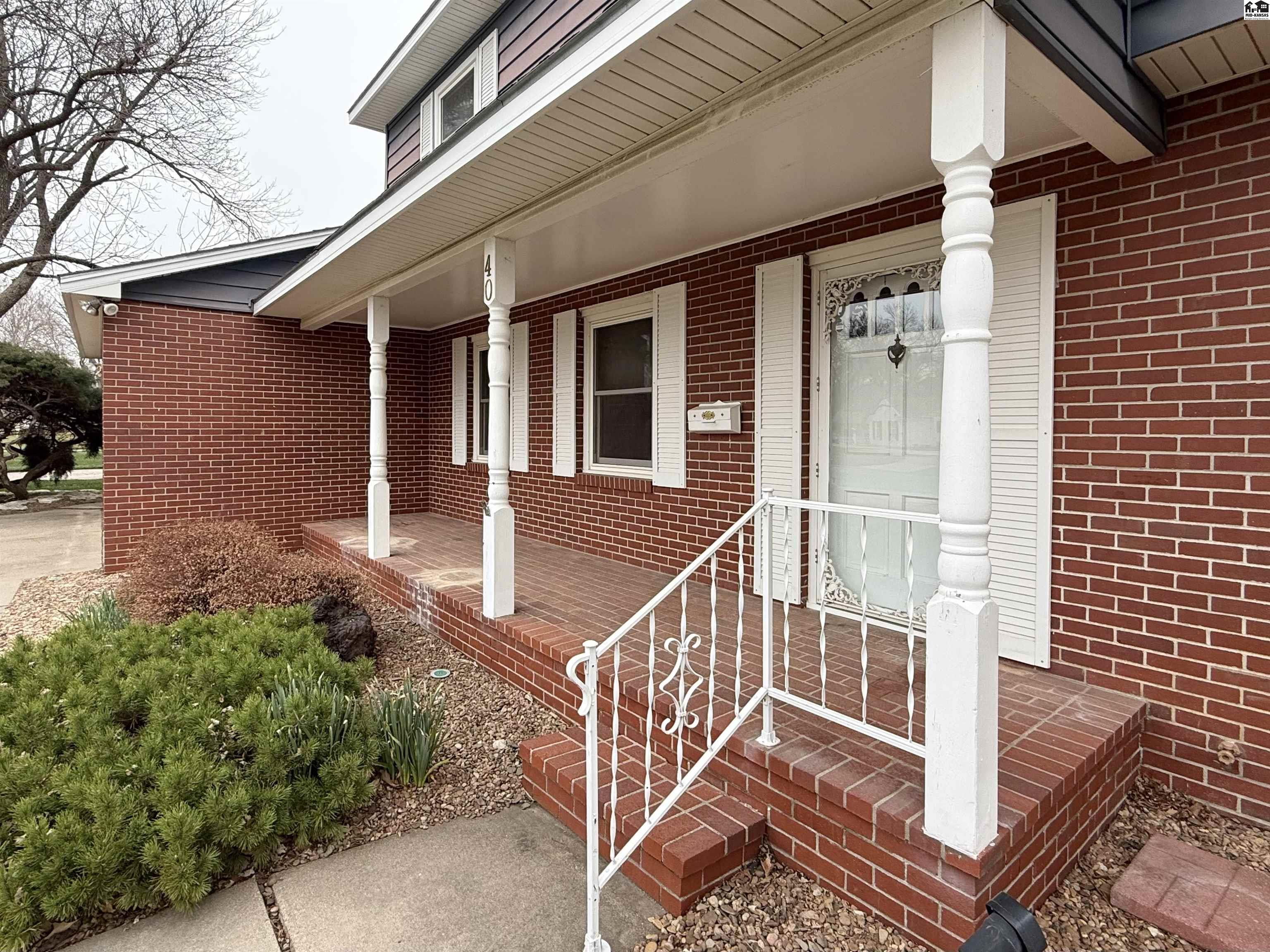 40 Tomahawk Road Hutchinson KS 67502