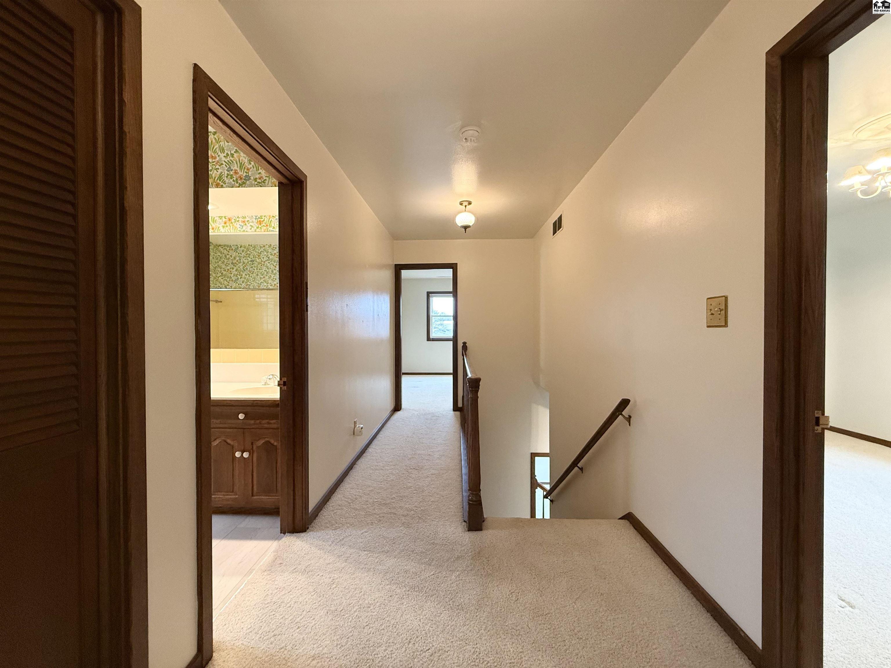 40 Tomahawk Road Hutchinson KS 67502