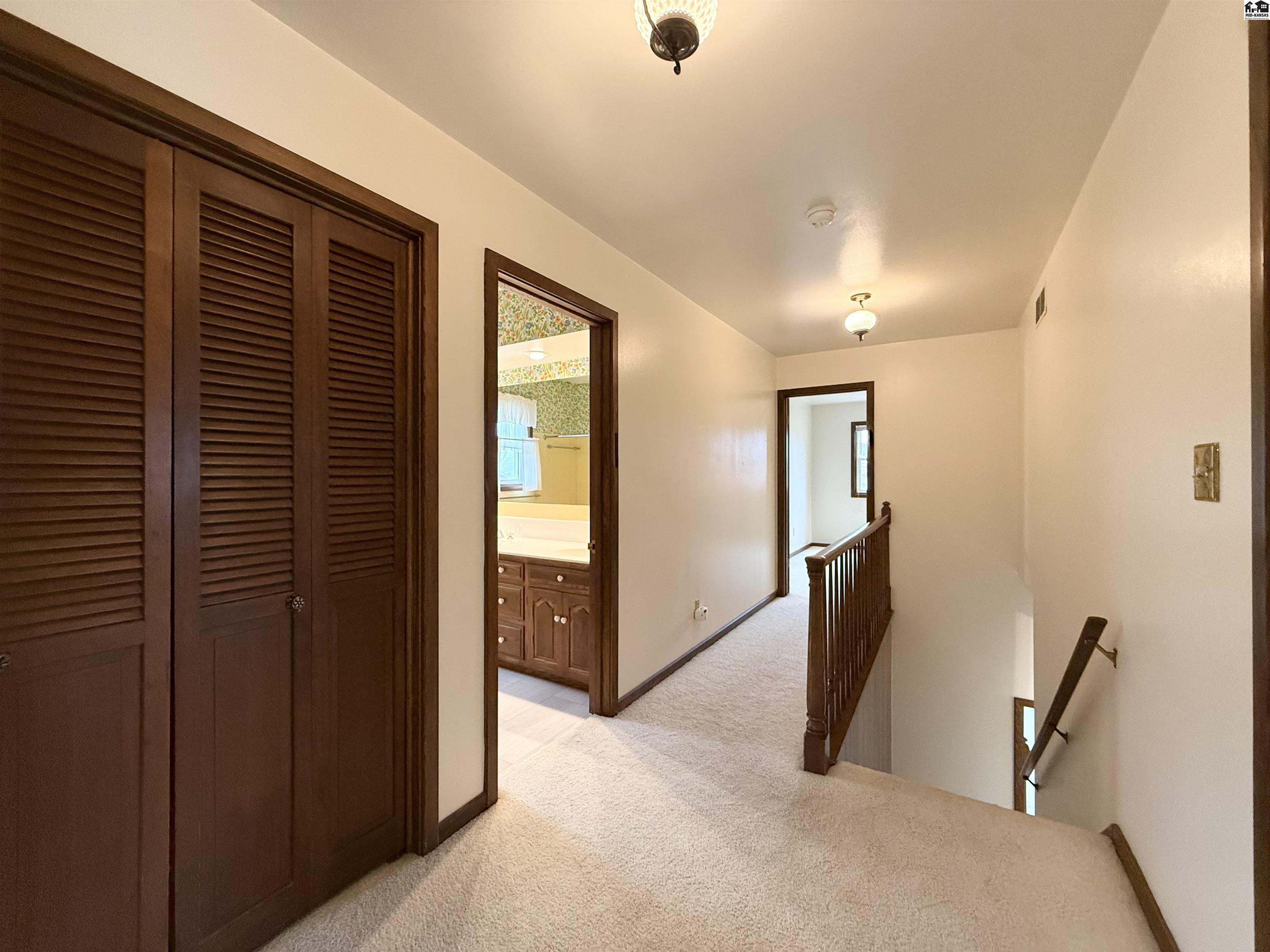 40 Tomahawk Road Hutchinson KS 67502