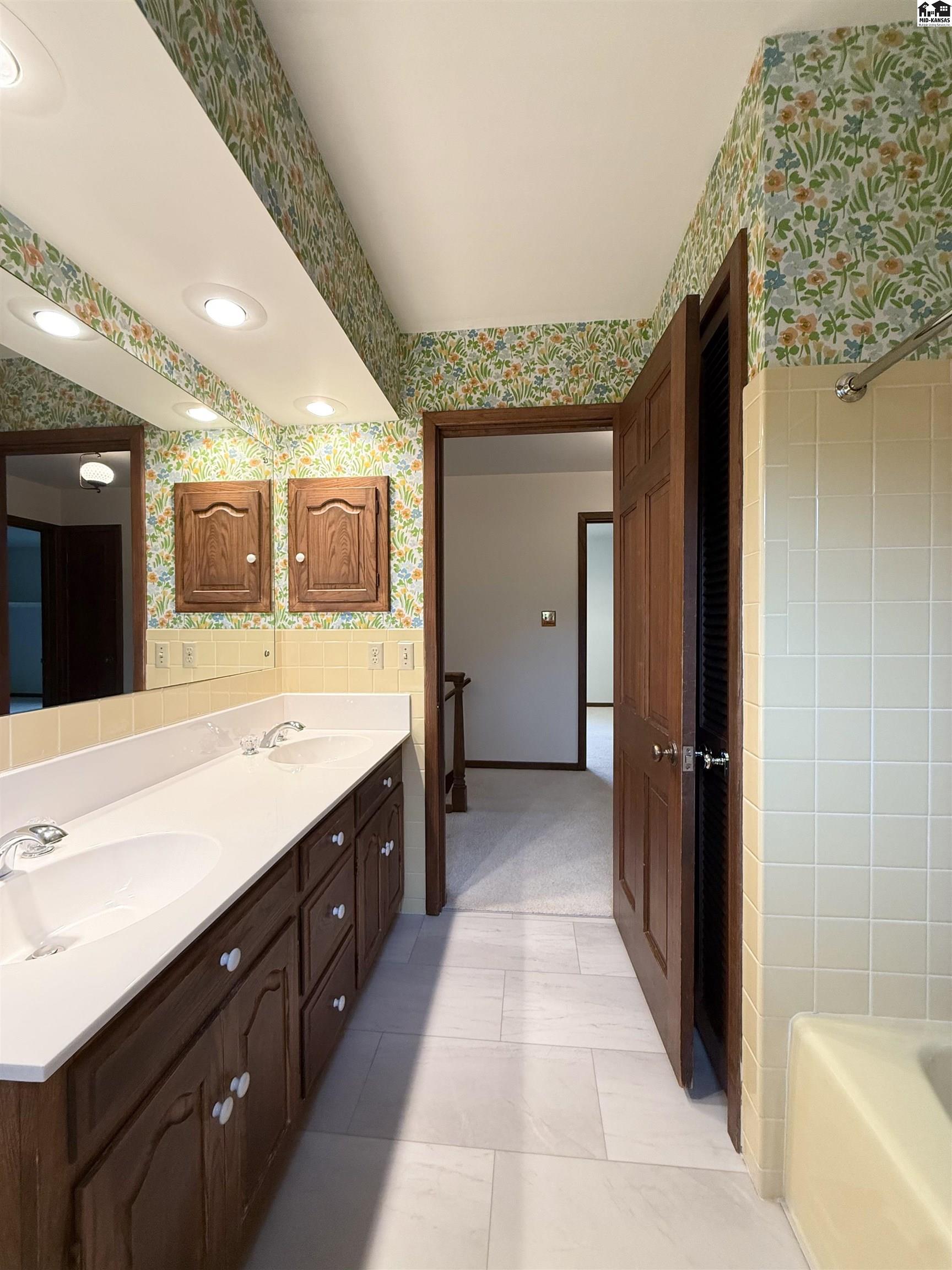 40 Tomahawk Road Hutchinson KS 67502