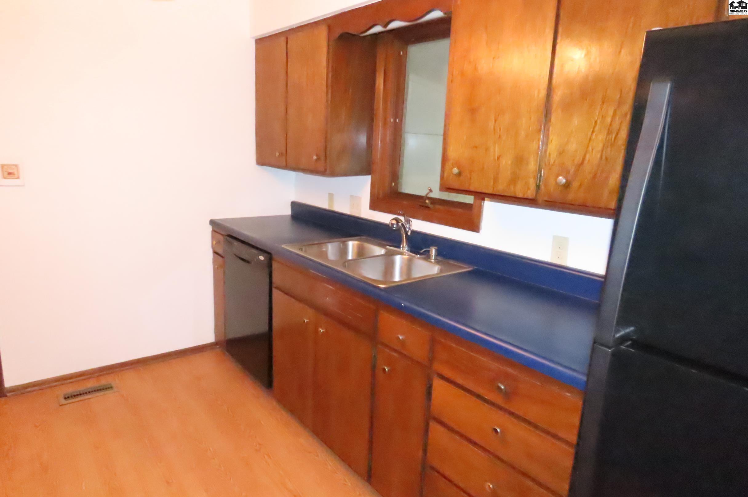 1506 Linda Lane Hutchinson KS 67502