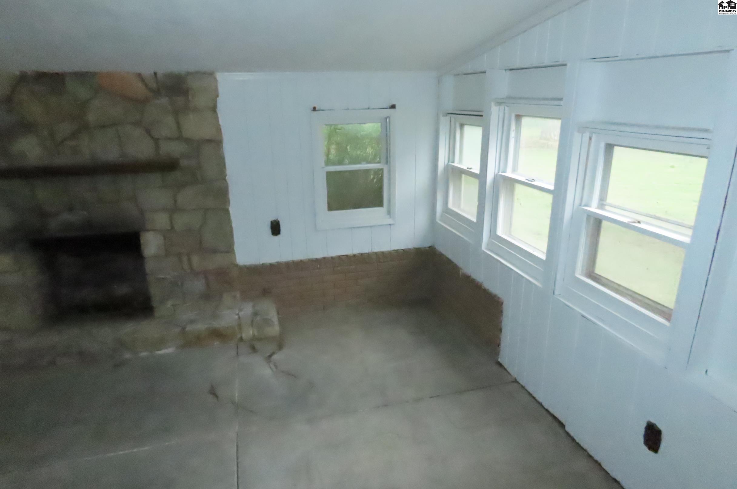 1506 Linda Lane Hutchinson KS 67502