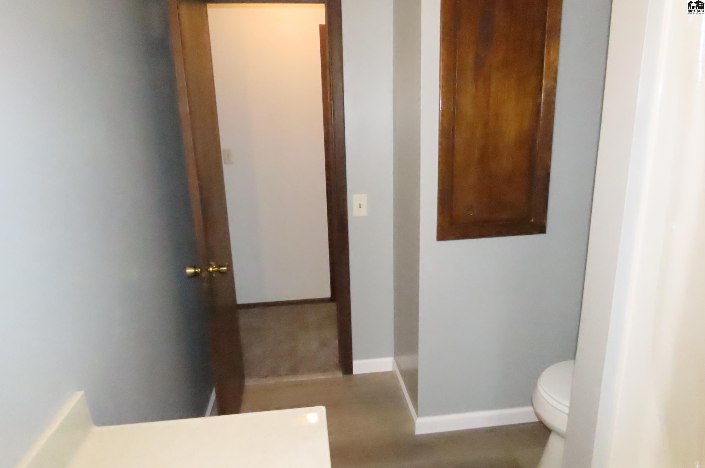 1506 Linda Lane Hutchinson KS 67502