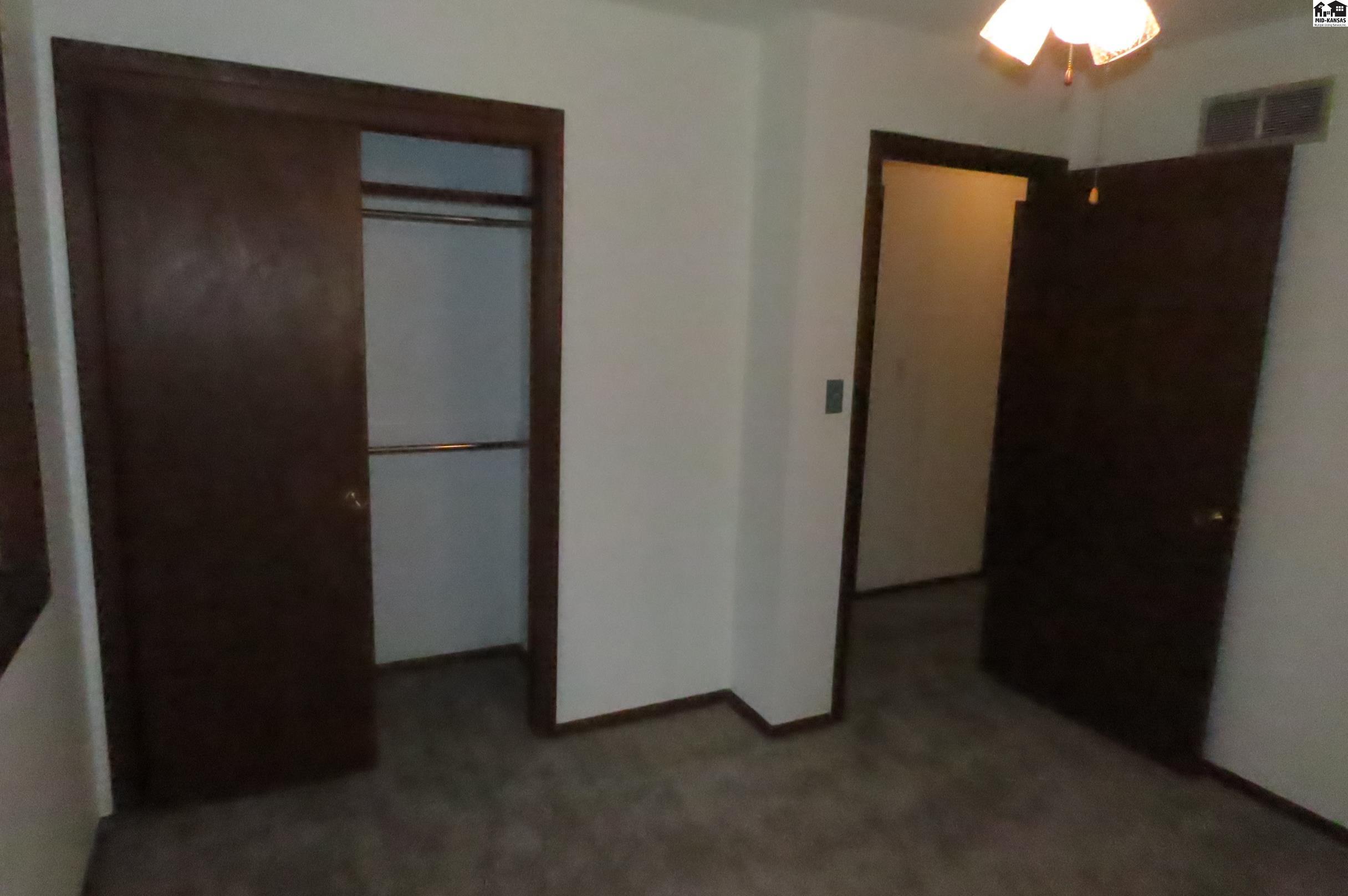 1506 Linda Lane Hutchinson KS 67502