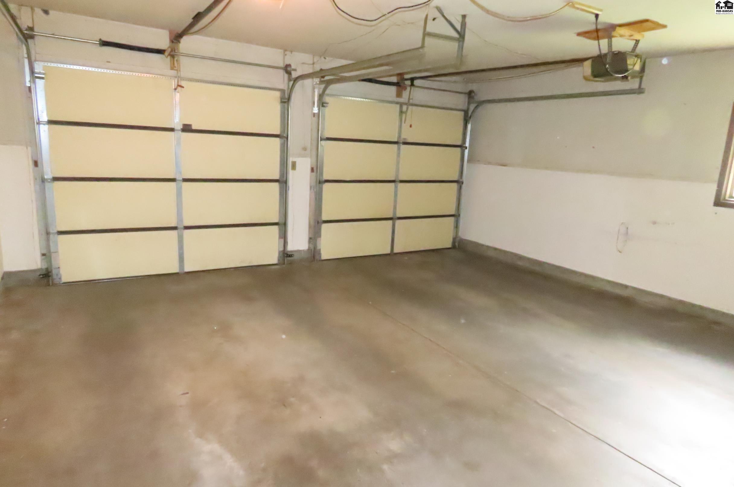 1506 Linda Lane Hutchinson KS 67502