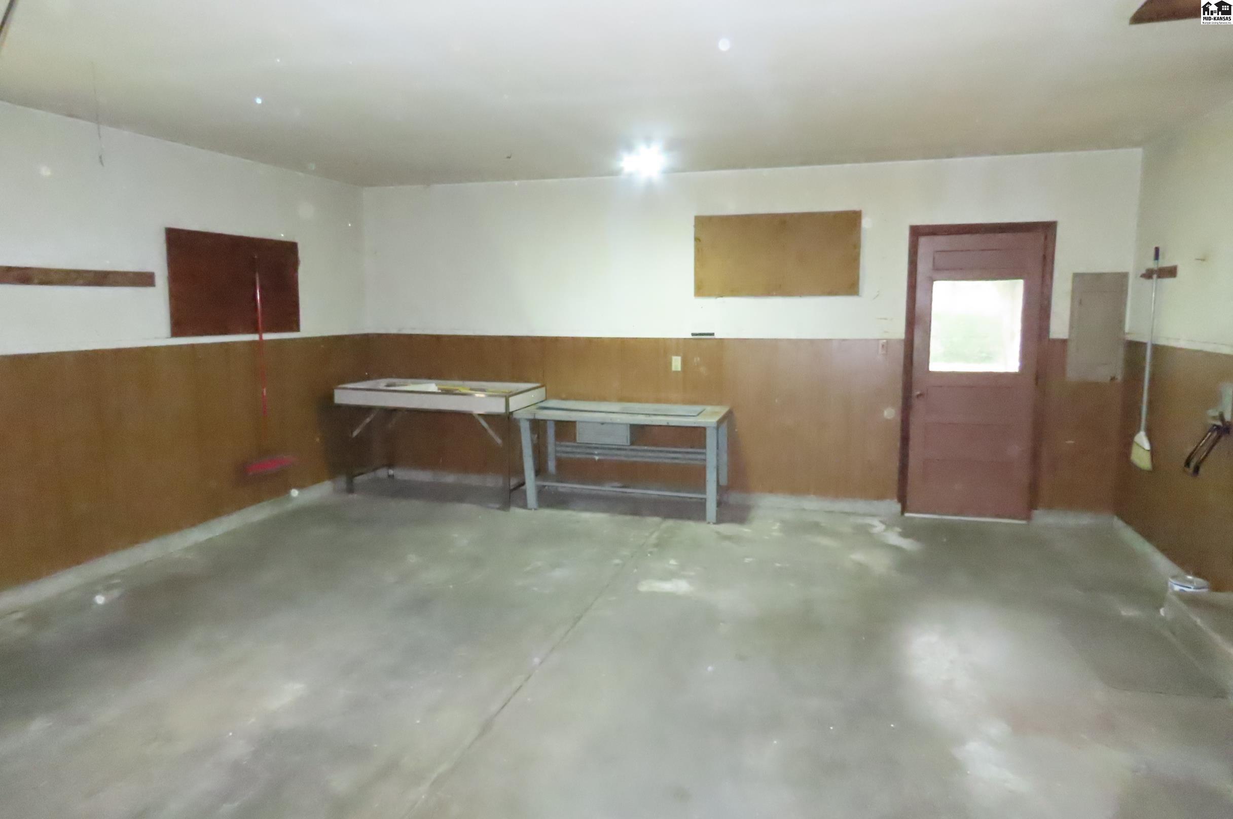 1506 Linda Lane Hutchinson KS 67502