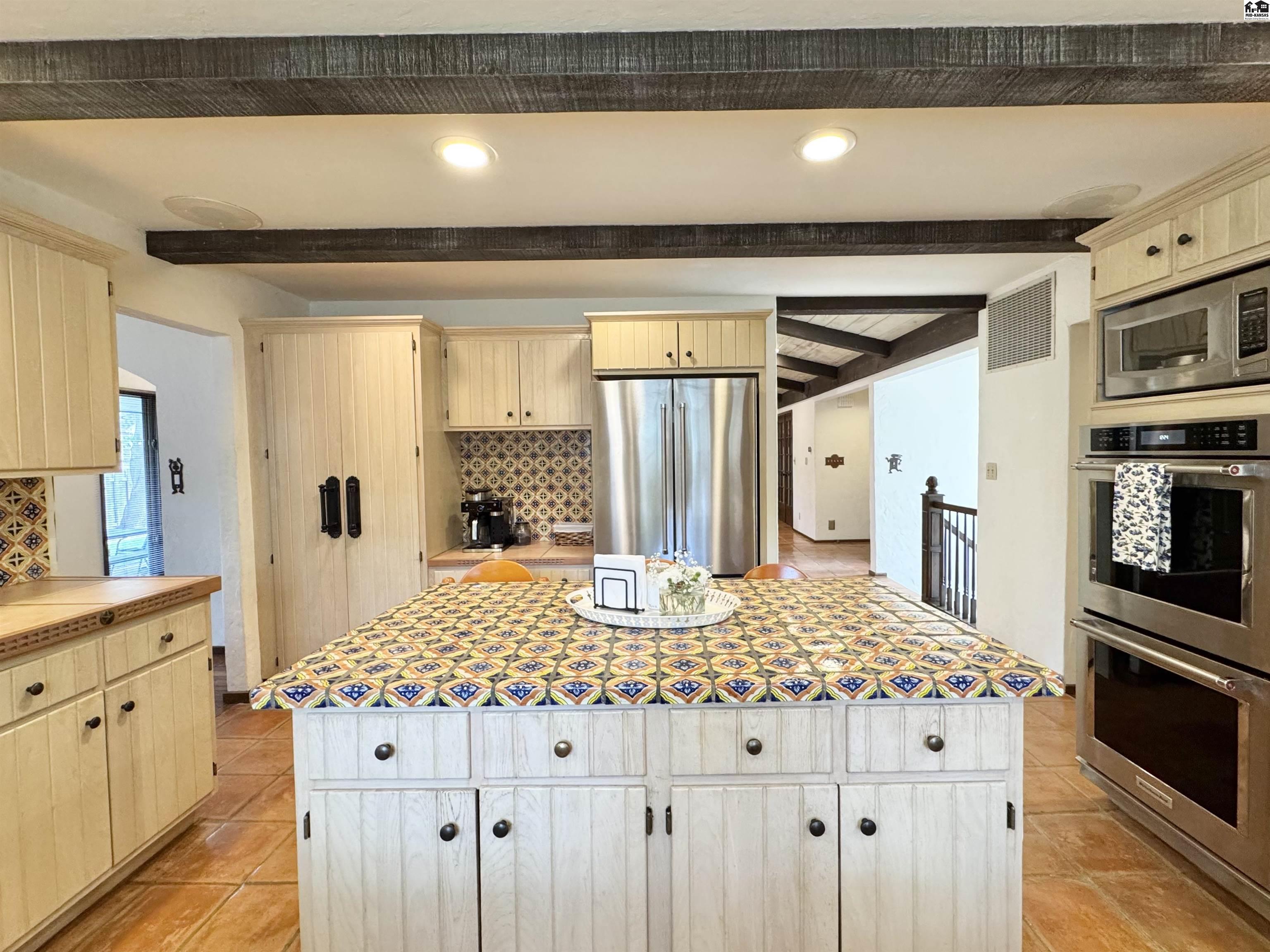 202 Cochise Trail Hutchinson KS 67502