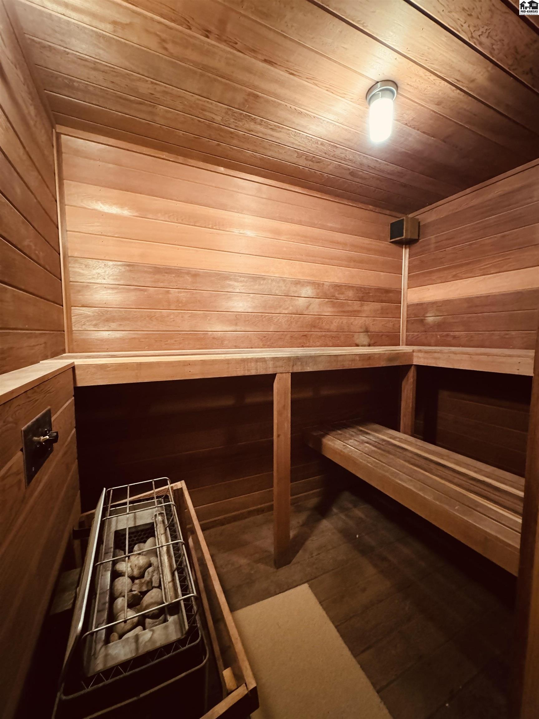 202 Cochise Trail Hutchinson KS 67502