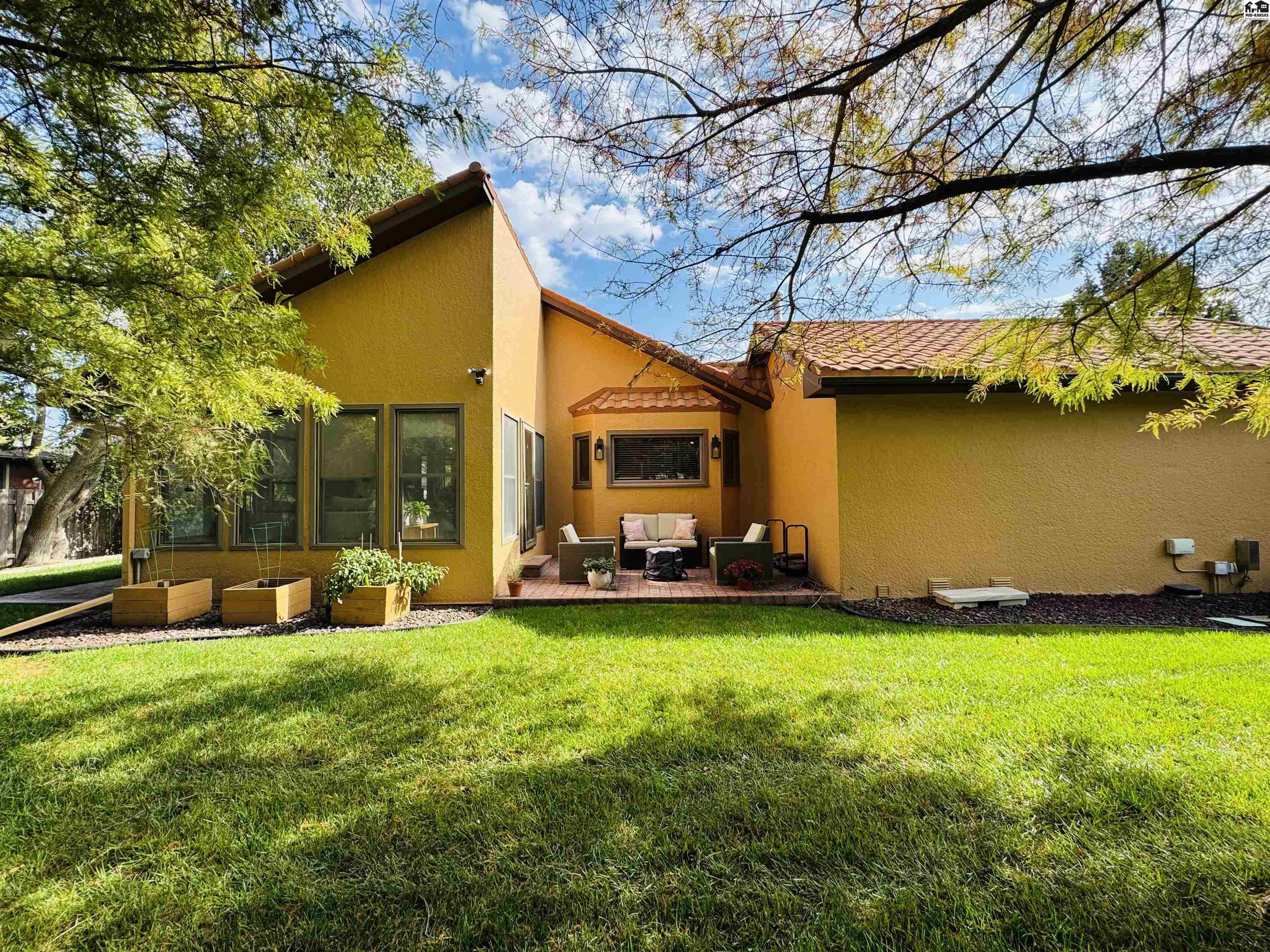 202 Cochise Trail Hutchinson KS 67502