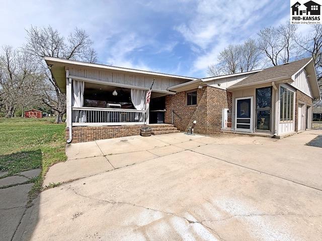 4 Hilltop Drive Hutchinson KS 67502