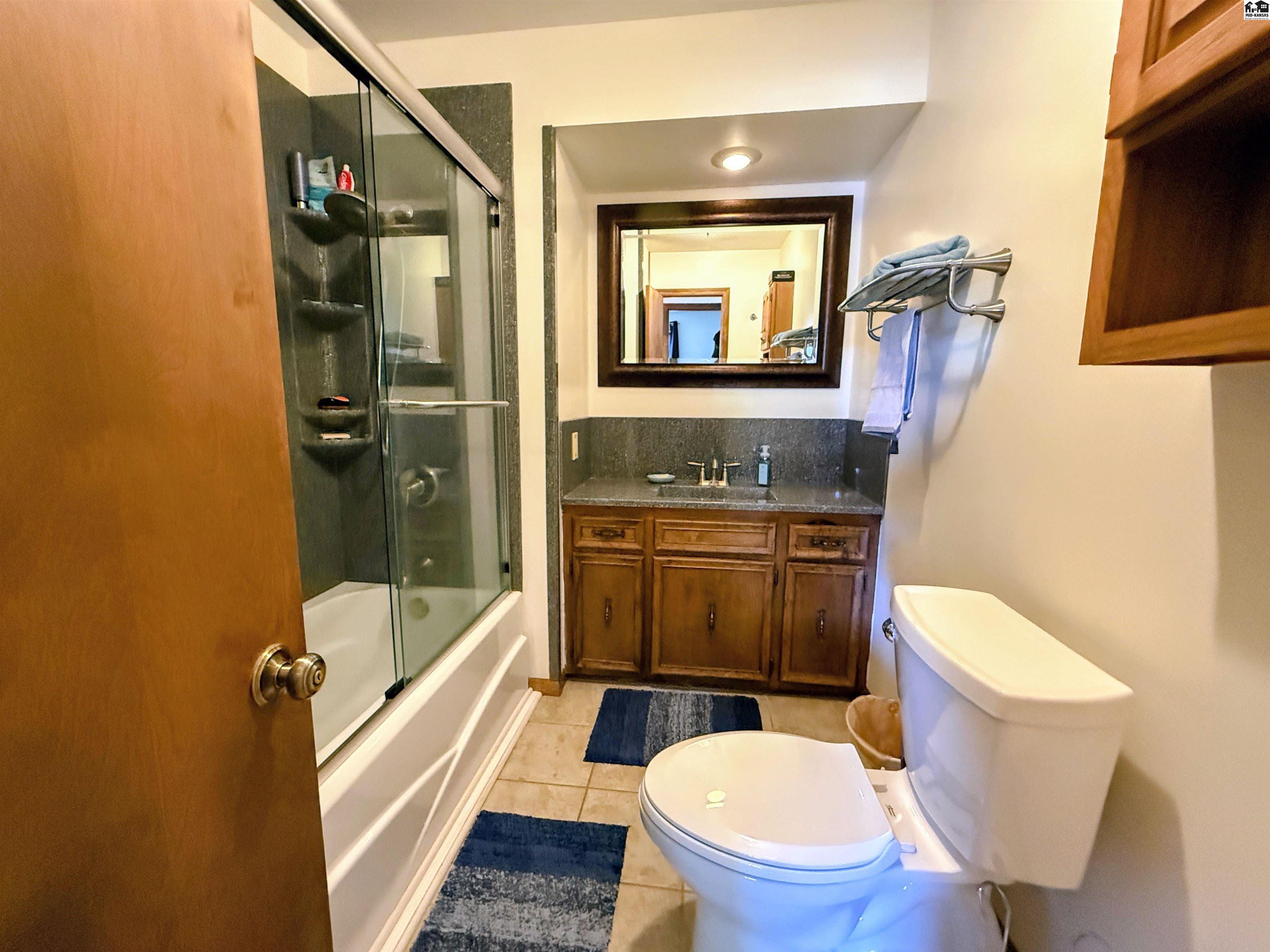 12 Warren Drive South Hutchinson KS 67505