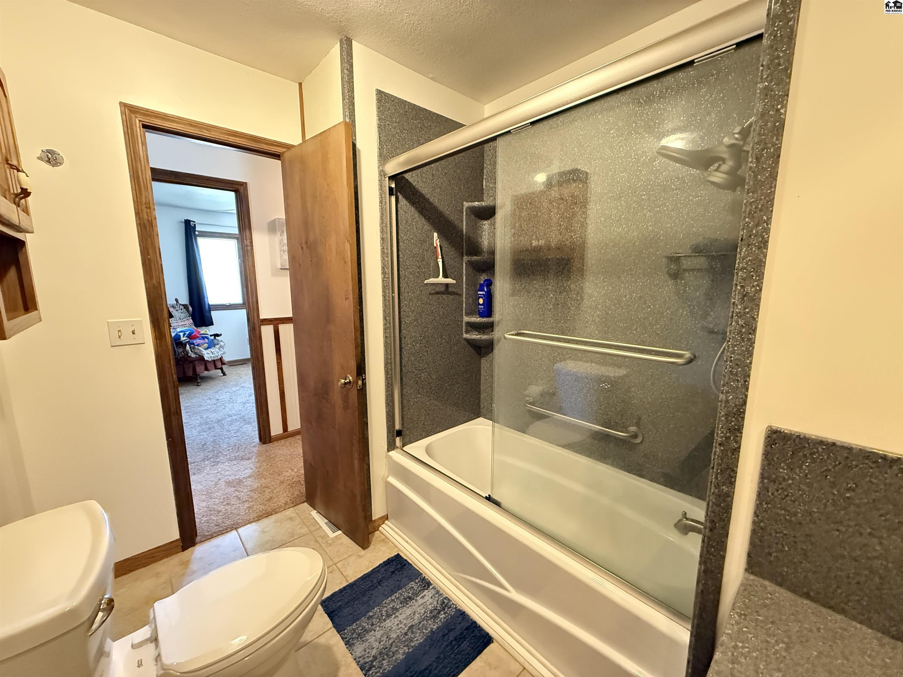 12 Warren Drive South Hutchinson KS 67505