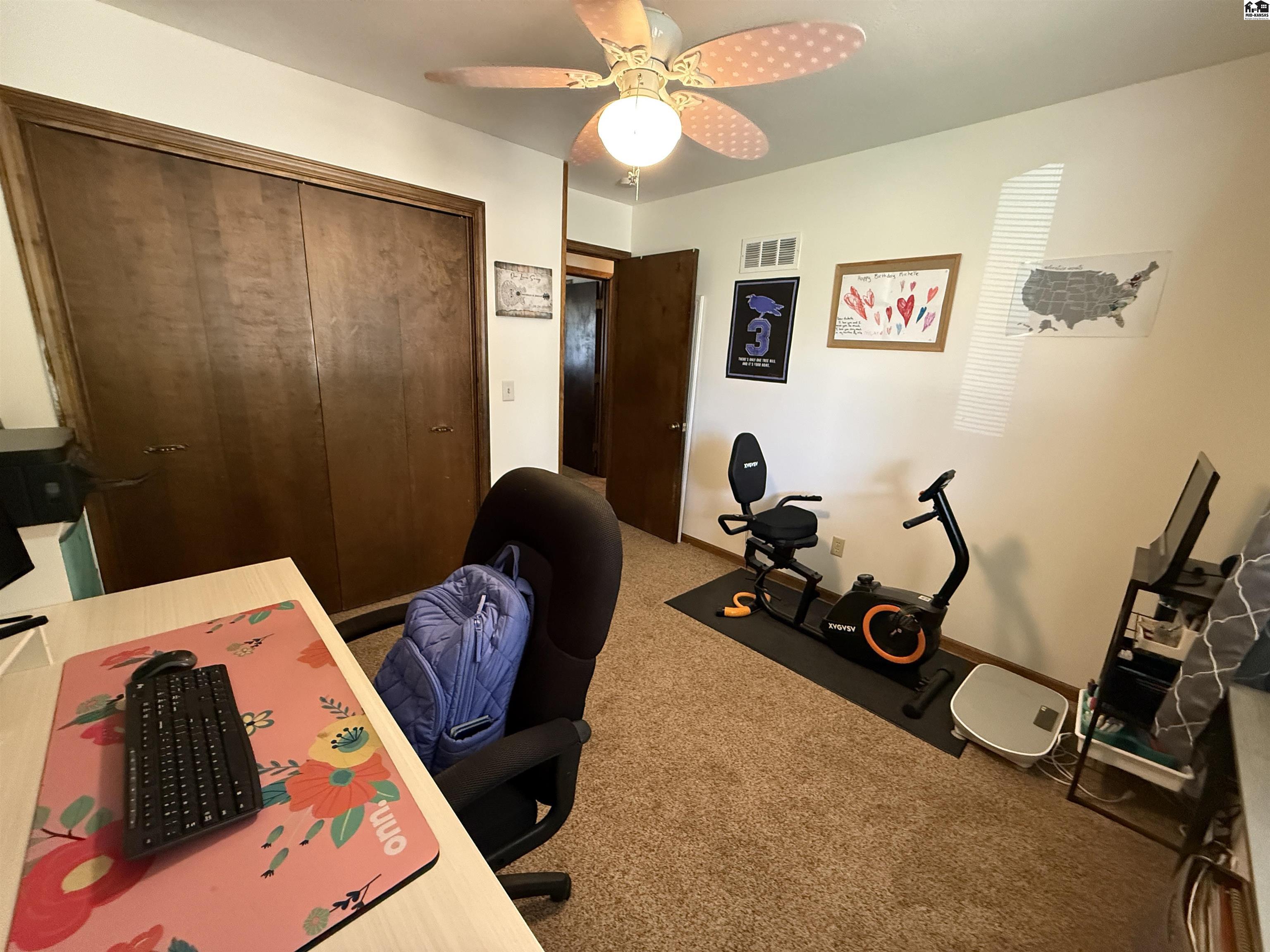 12 Warren Drive South Hutchinson KS 67505