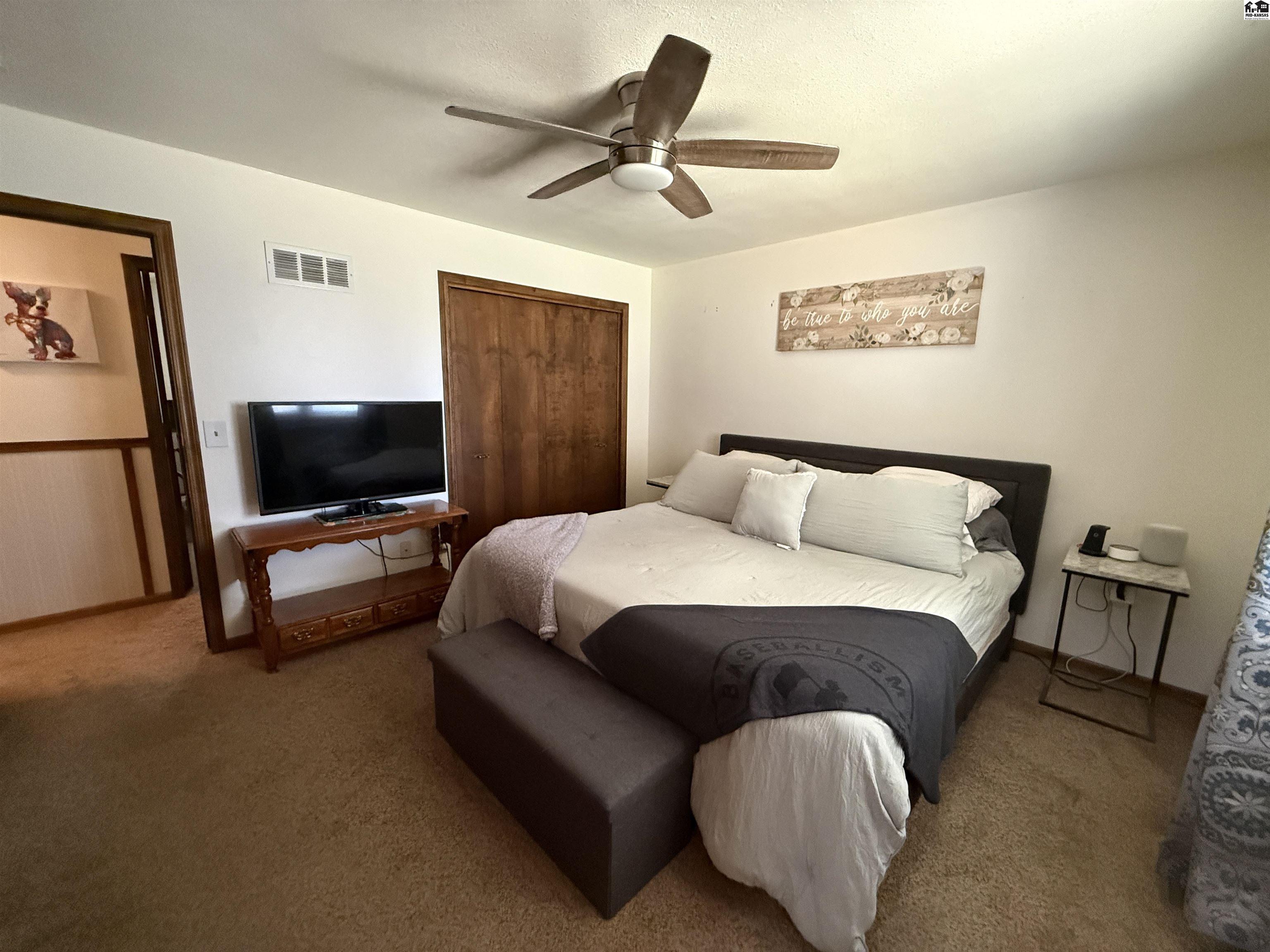 12 Warren Drive South Hutchinson KS 67505