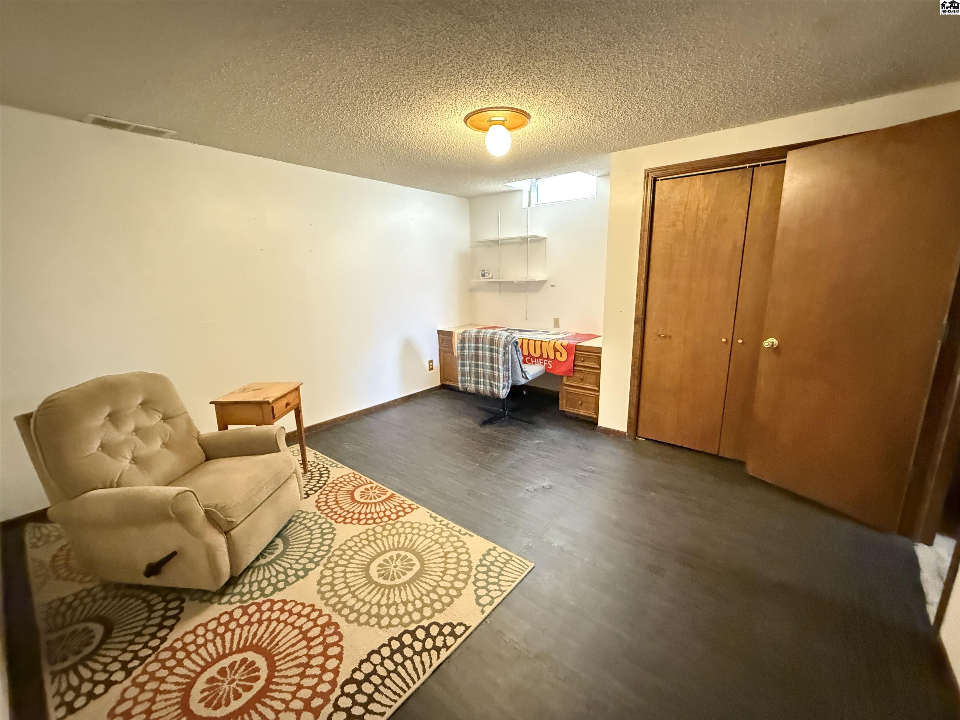 12 Warren Drive South Hutchinson KS 67505
