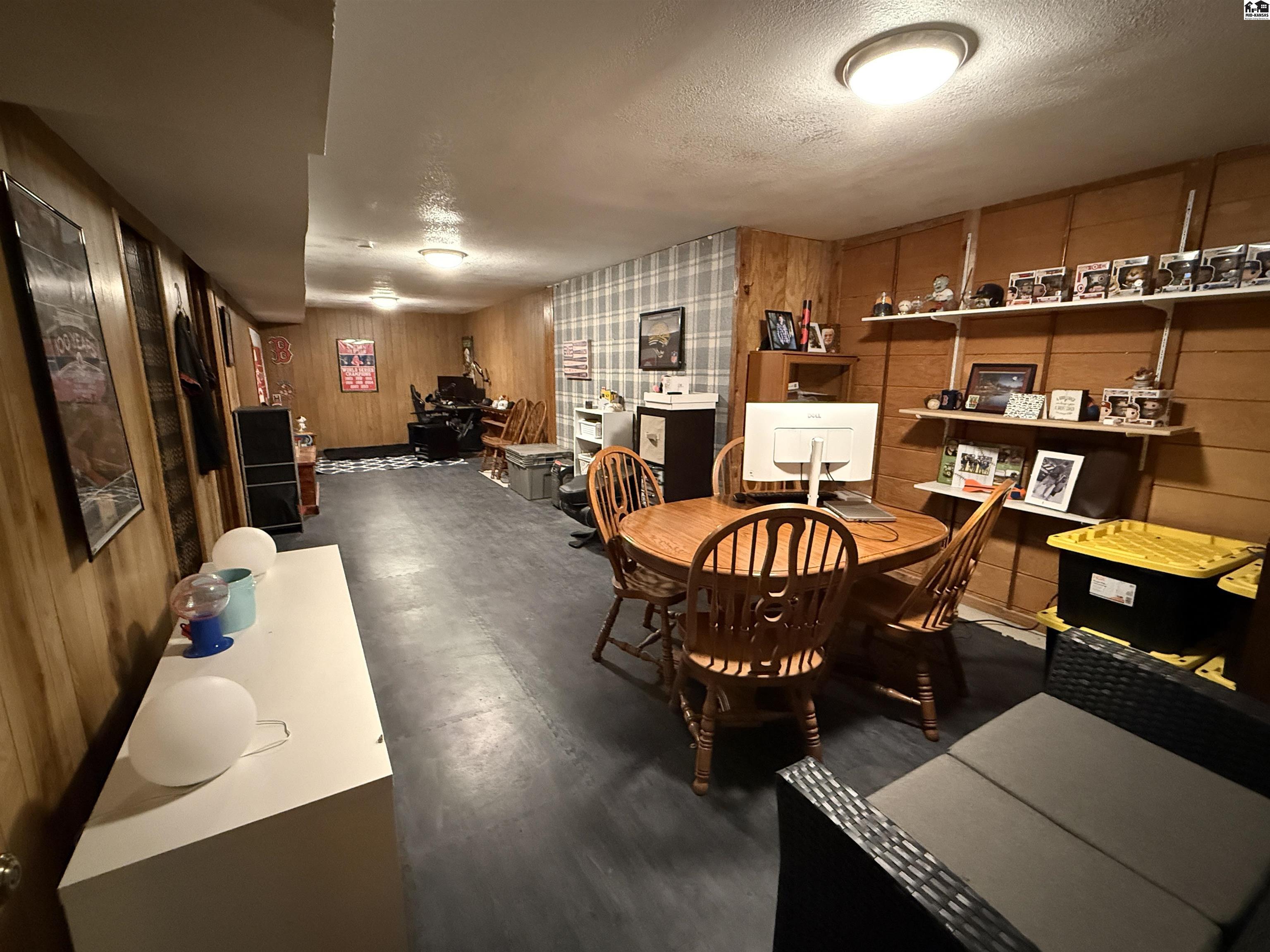 12 Warren Drive South Hutchinson KS 67505