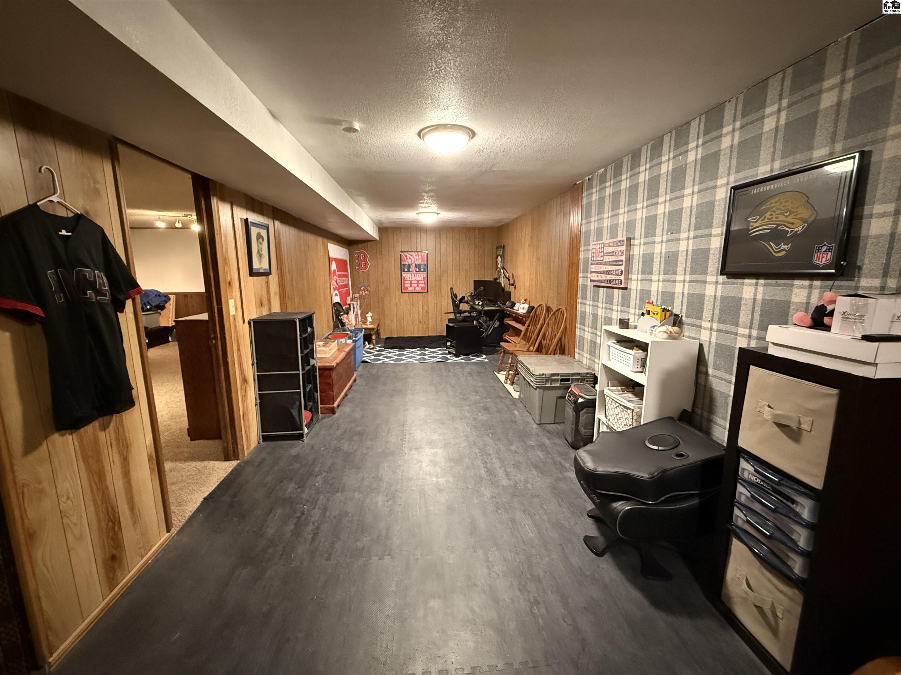 12 Warren Drive South Hutchinson KS 67505