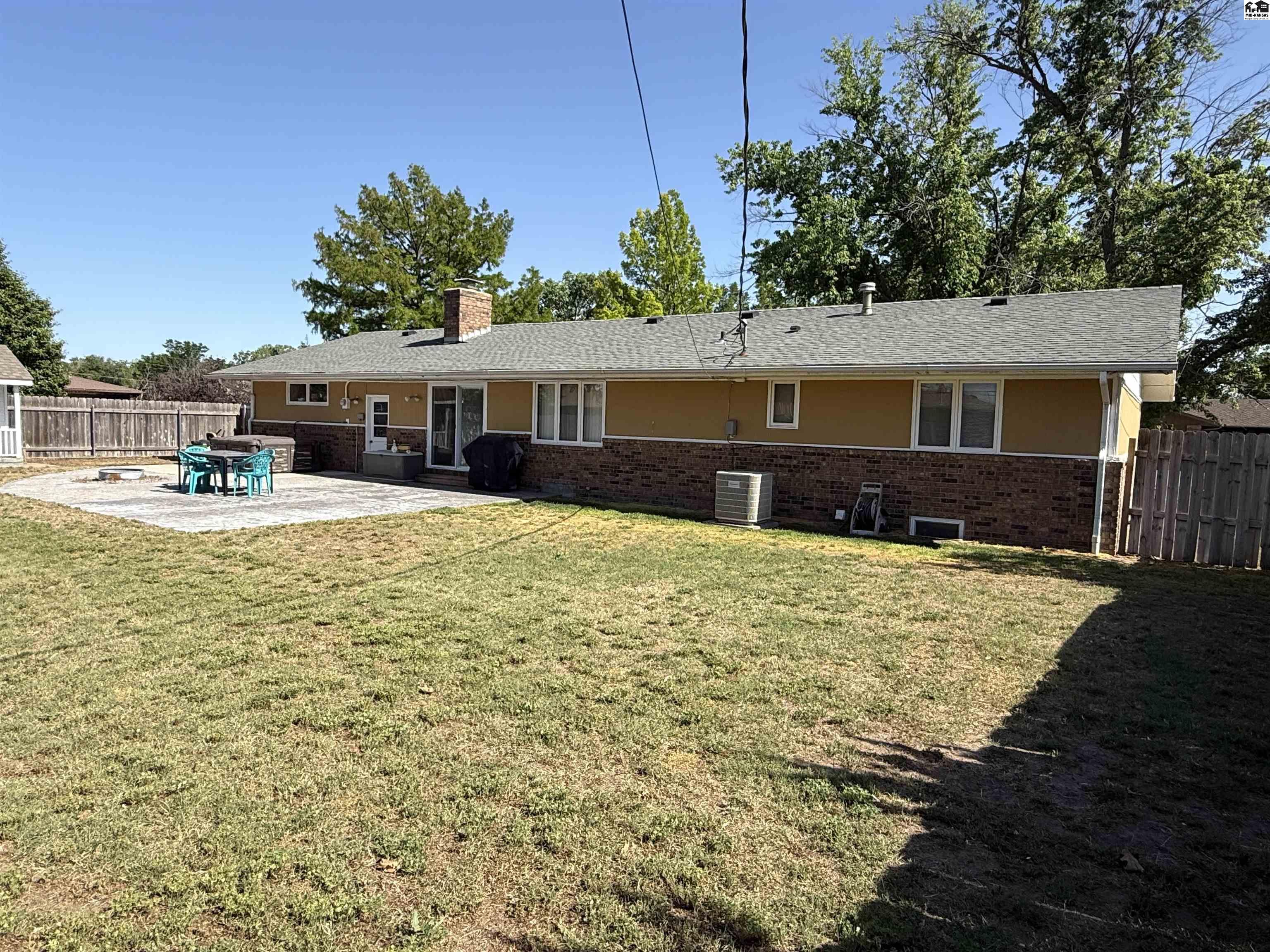 12 Warren Drive South Hutchinson KS 67505