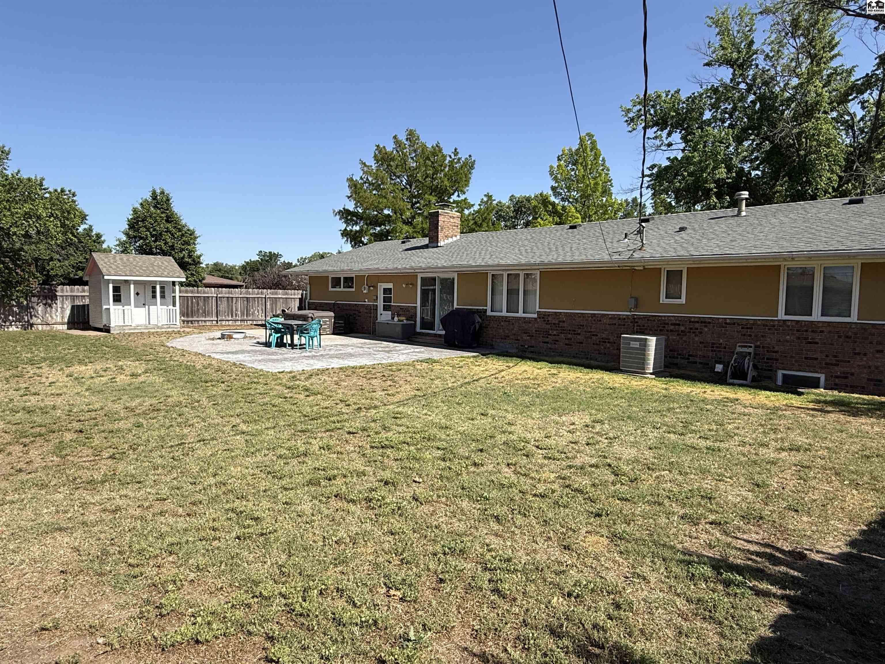 12 Warren Drive South Hutchinson KS 67505