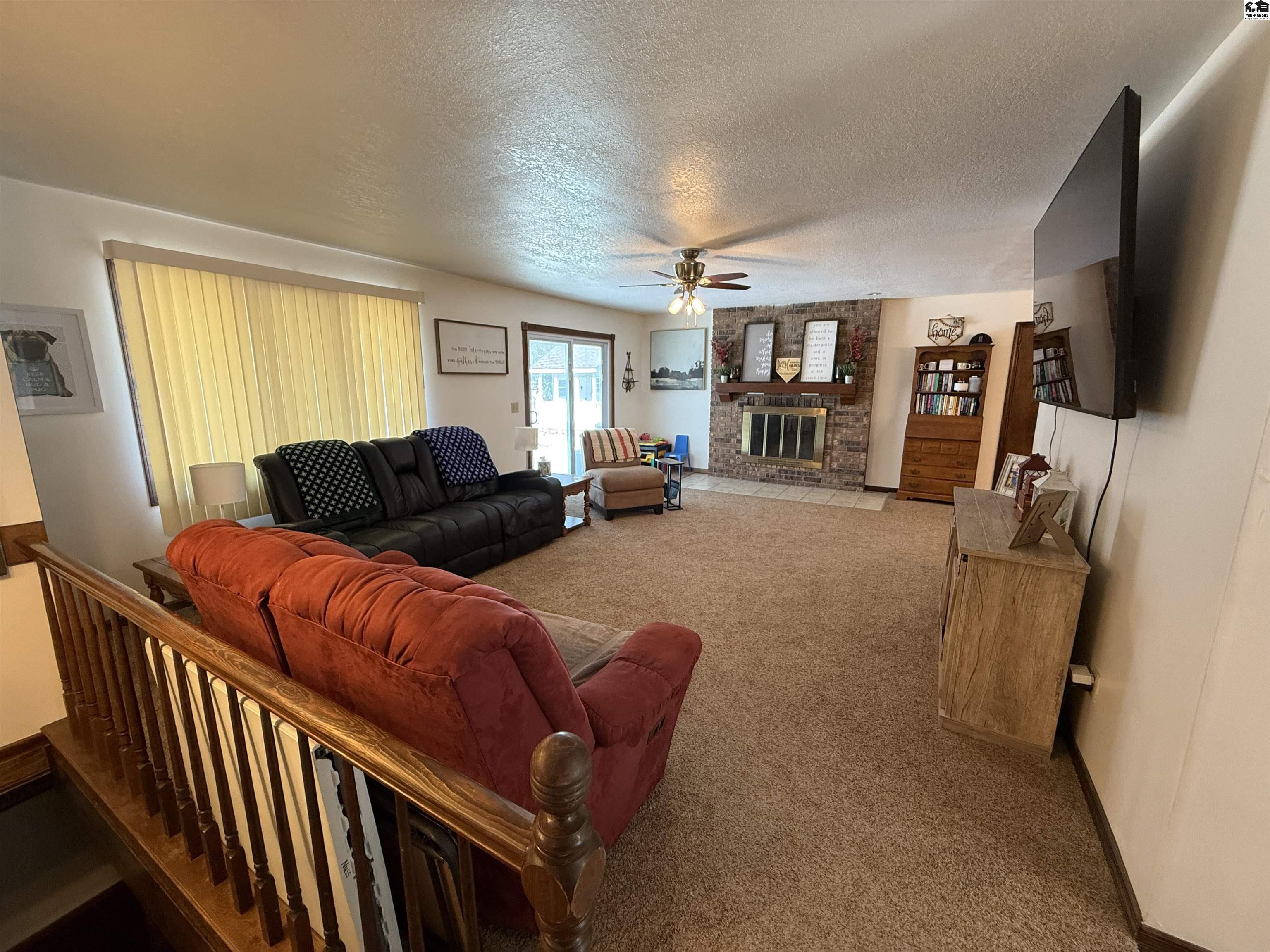 12 Warren Drive South Hutchinson KS 67505