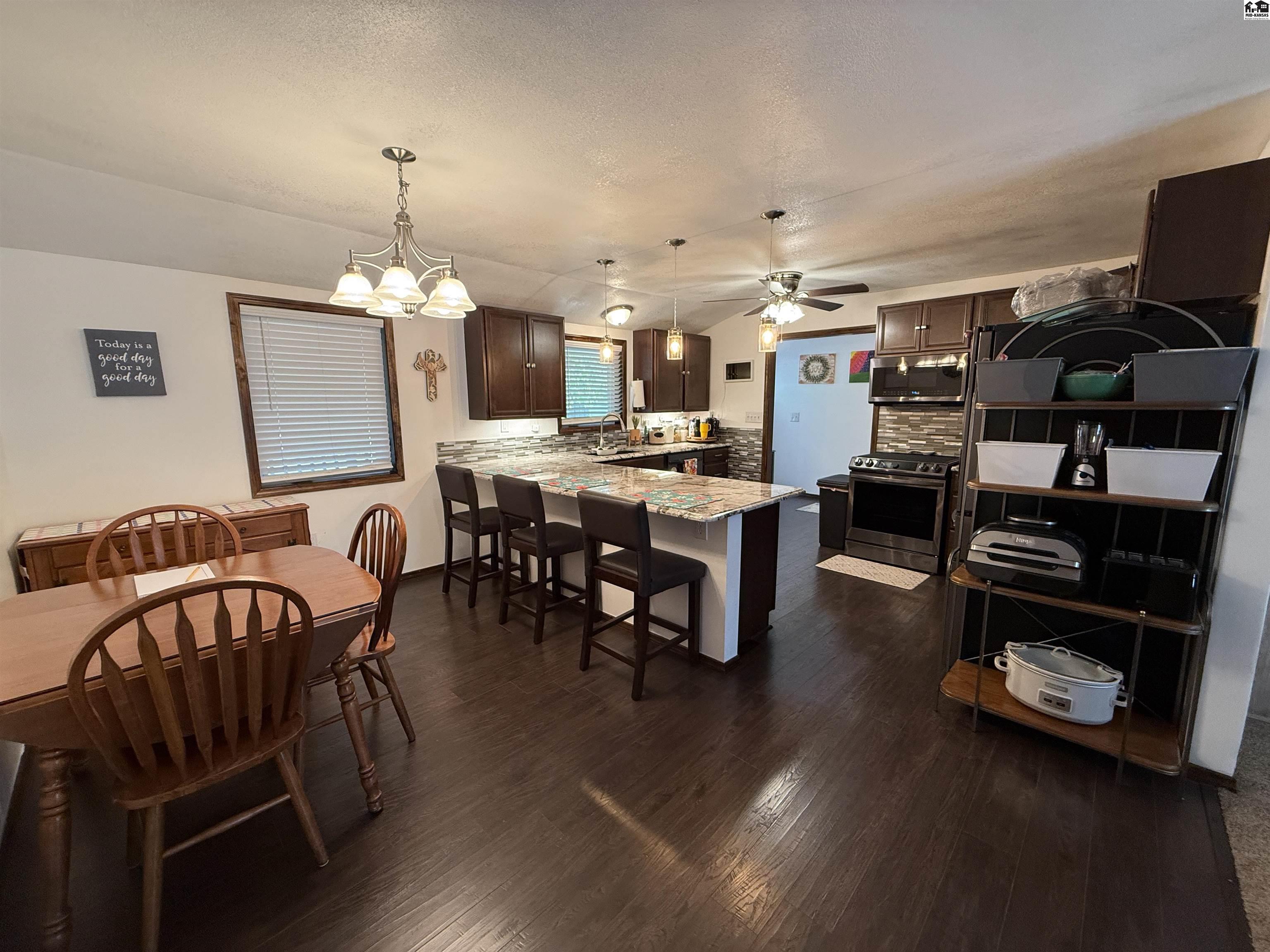 12 Warren Drive South Hutchinson KS 67505