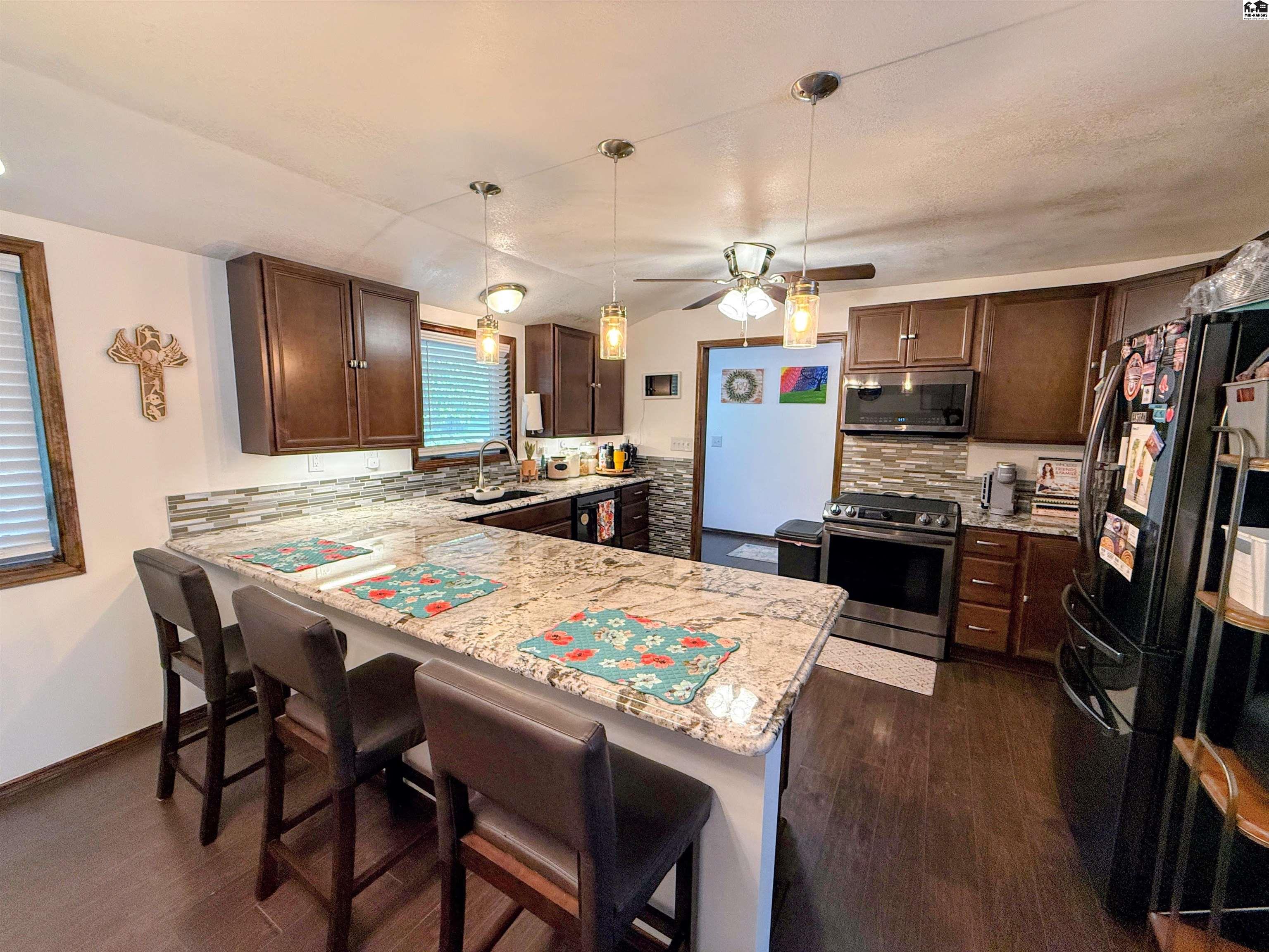 12 Warren Drive South Hutchinson KS 67505