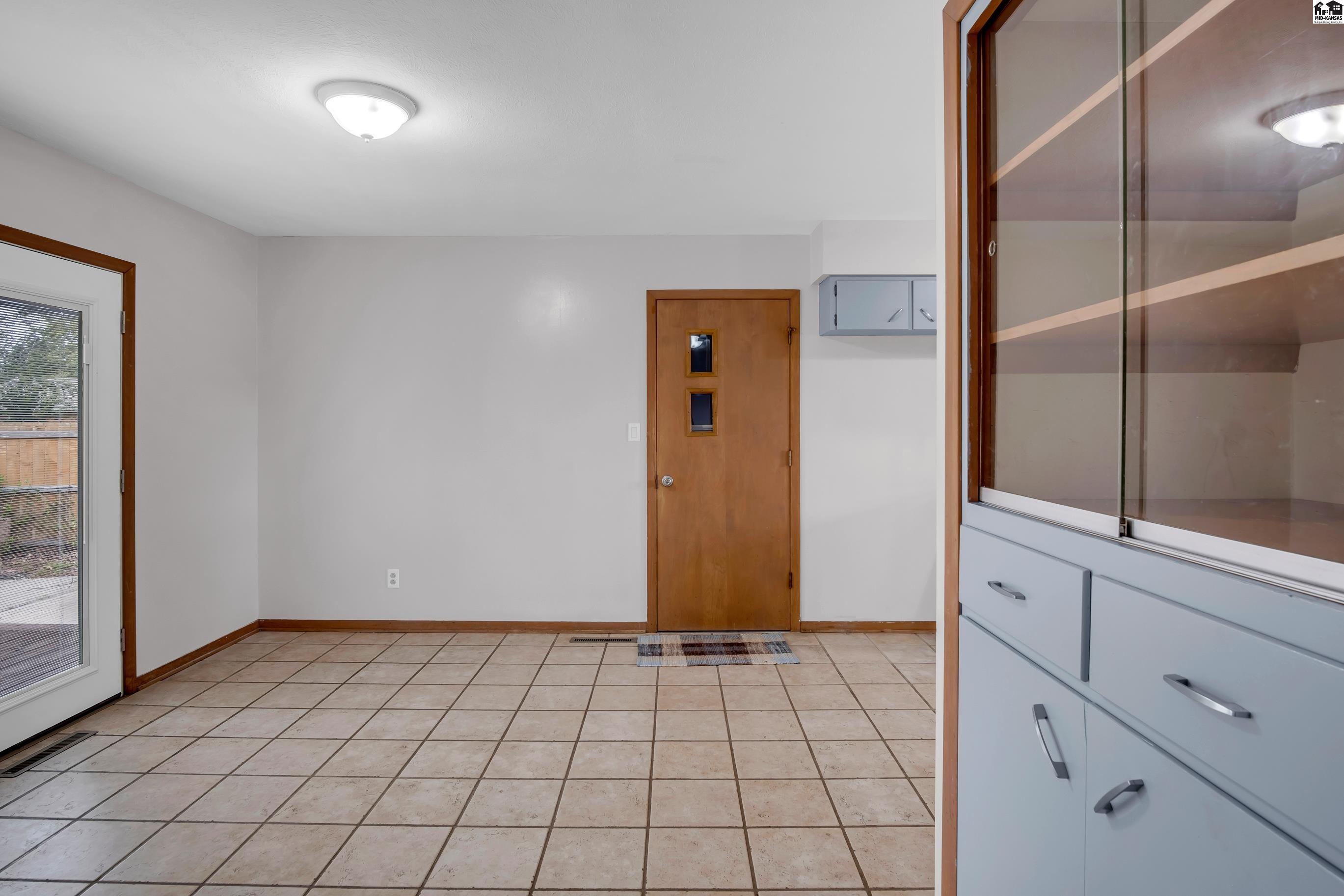 605 Catalina Drive Hutchinson KS 67502