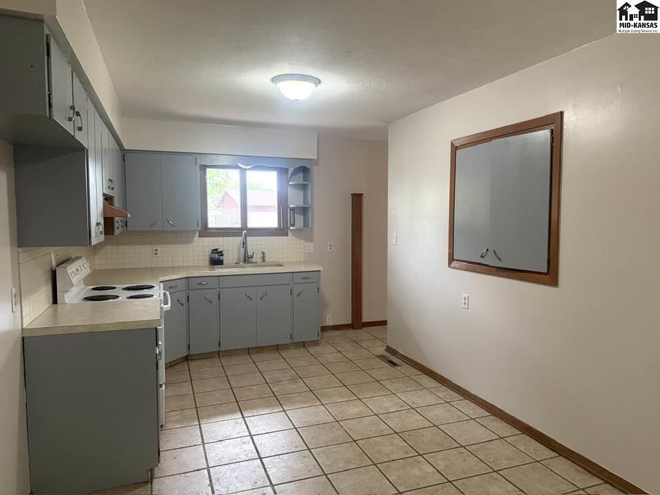 605 Catalina Drive Hutchinson KS 67502