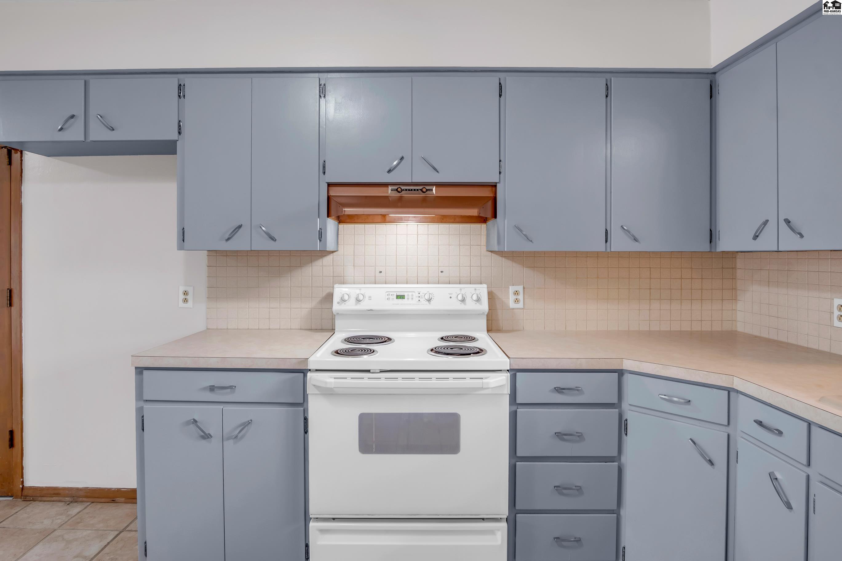 605 Catalina Drive Hutchinson KS 67502