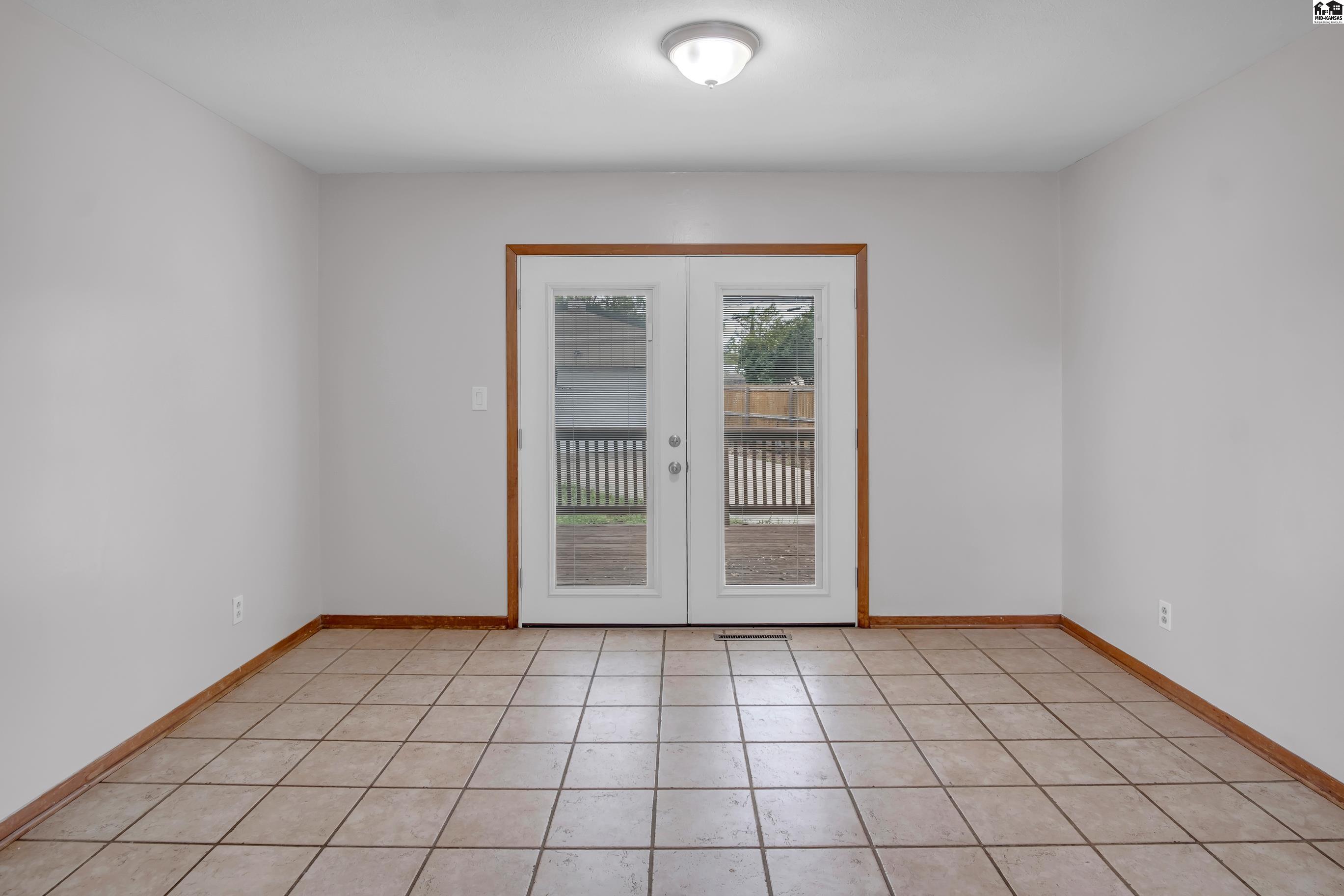 605 Catalina Drive Hutchinson KS 67502