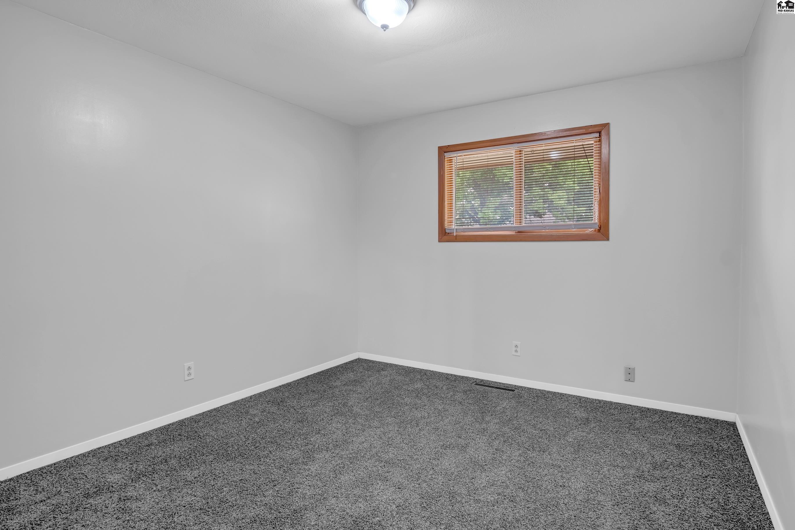 605 Catalina Drive Hutchinson KS 67502