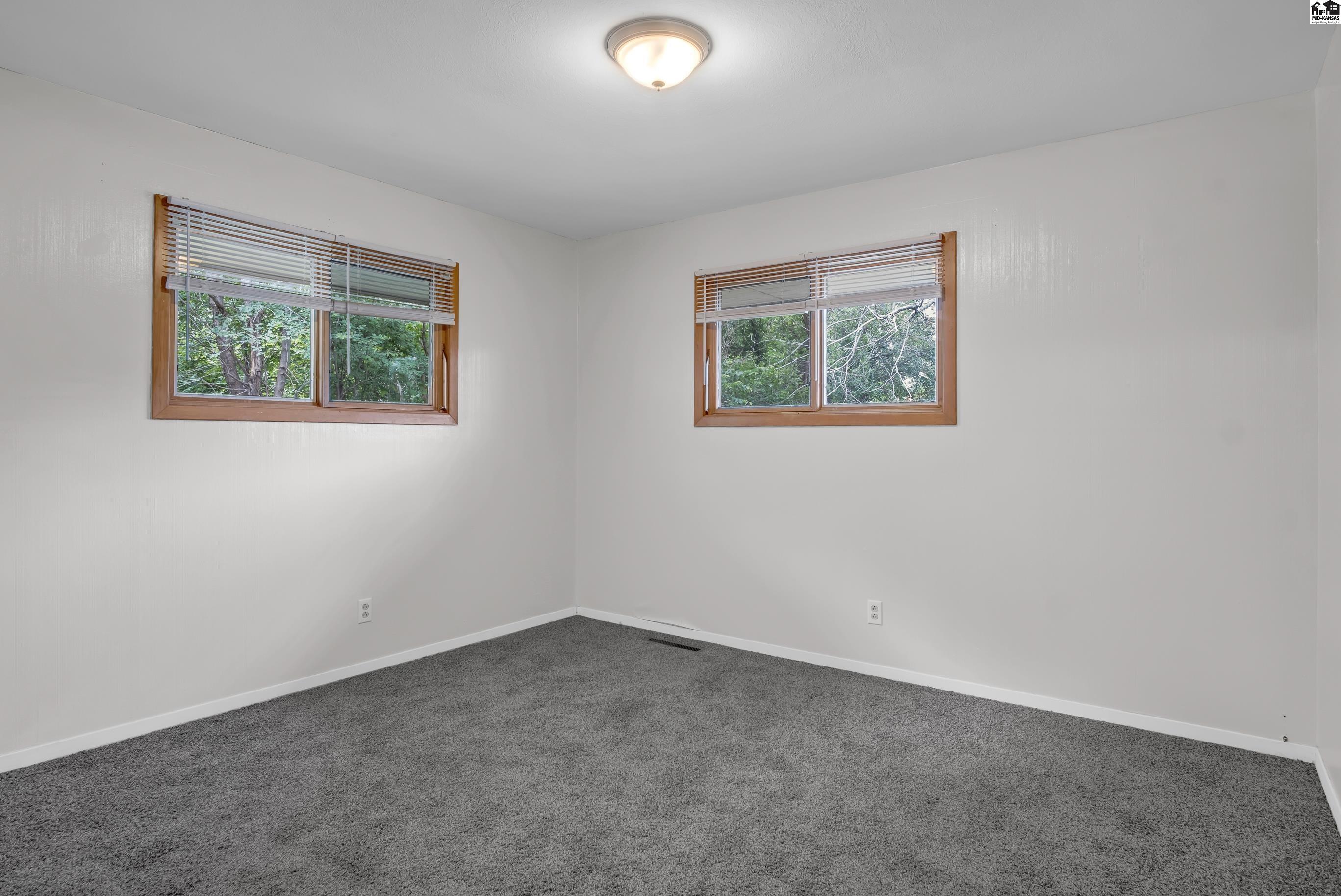 605 Catalina Drive Hutchinson KS 67502