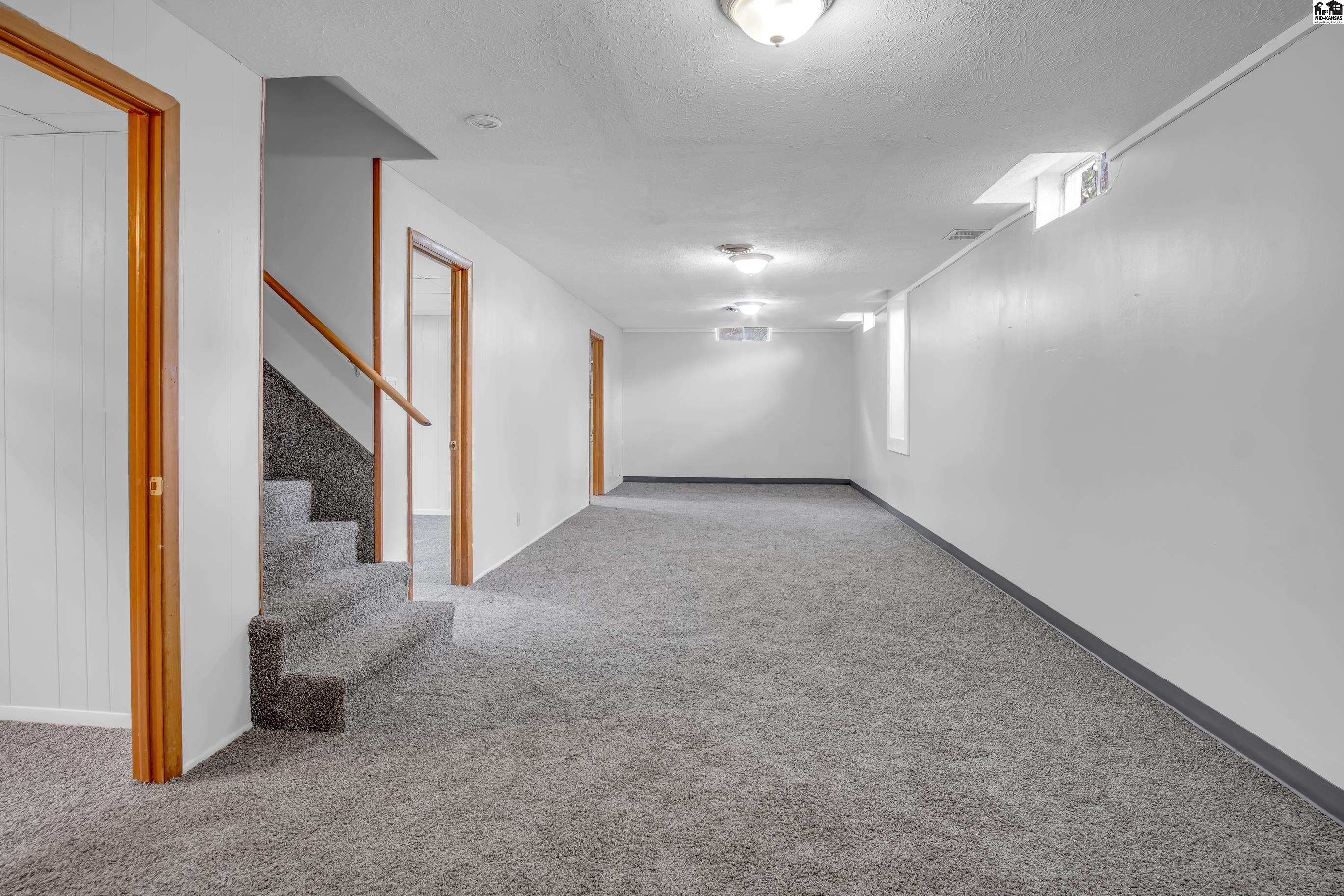 605 Catalina Drive Hutchinson KS 67502