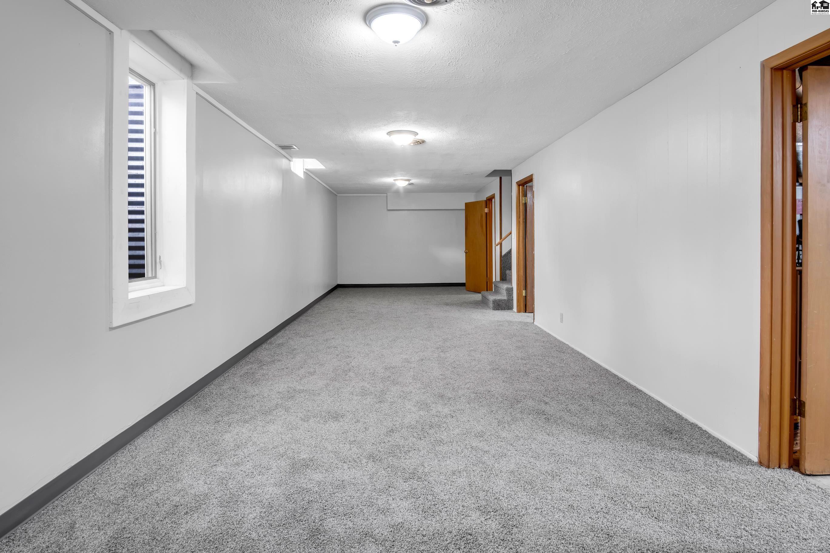 605 Catalina Drive Hutchinson KS 67502