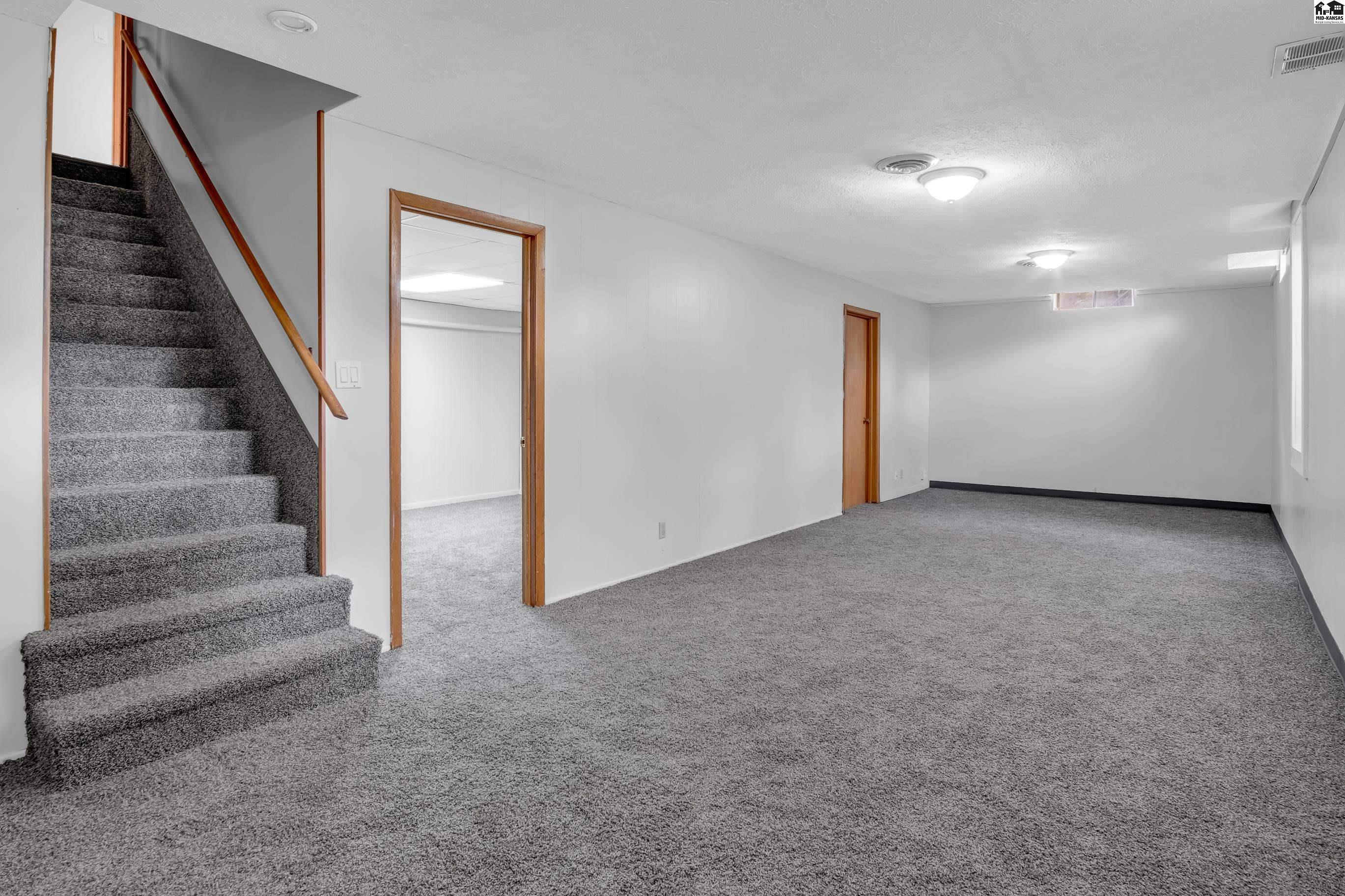 605 Catalina Drive Hutchinson KS 67502