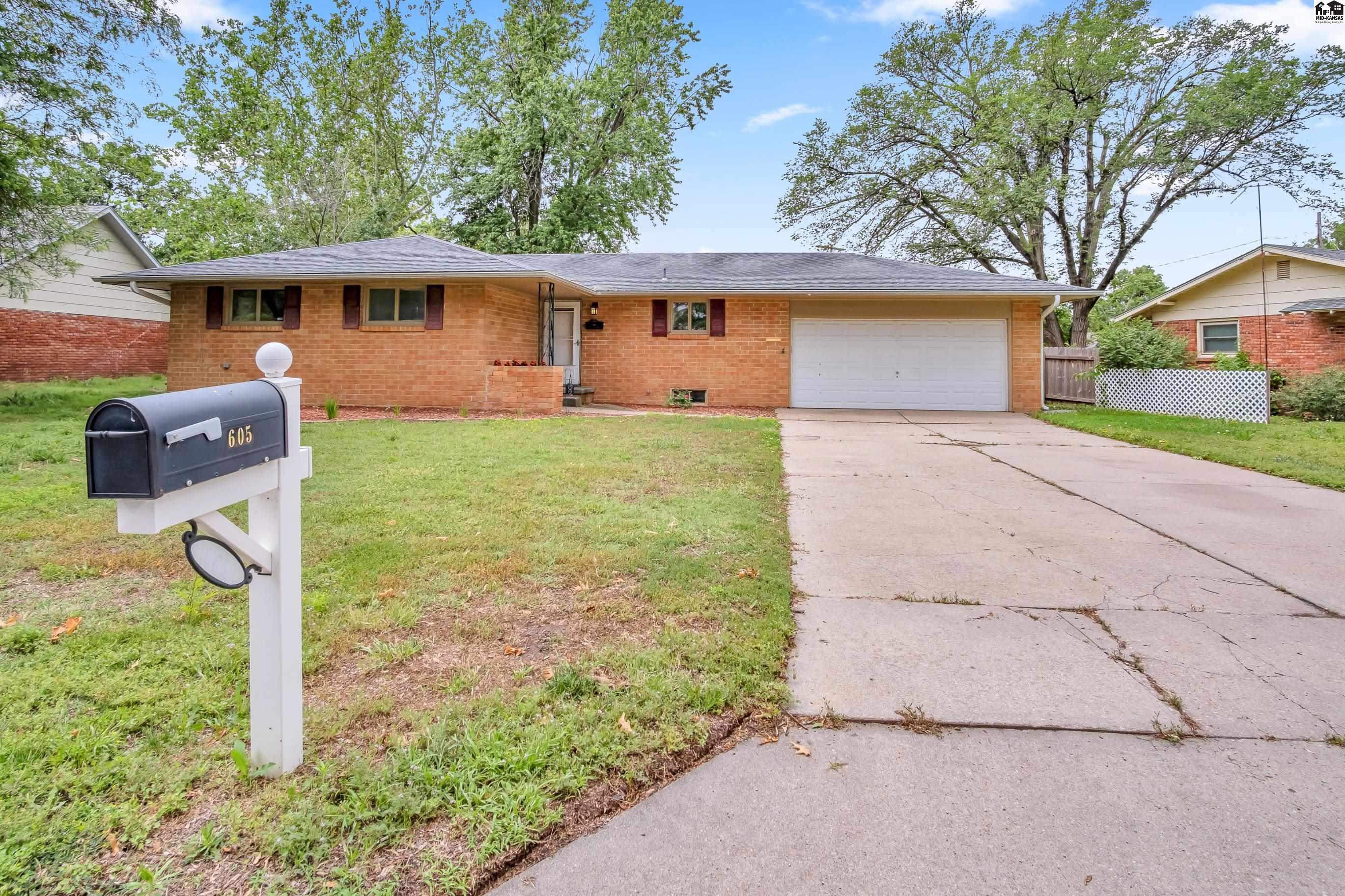 605 Catalina Drive Hutchinson KS 67502