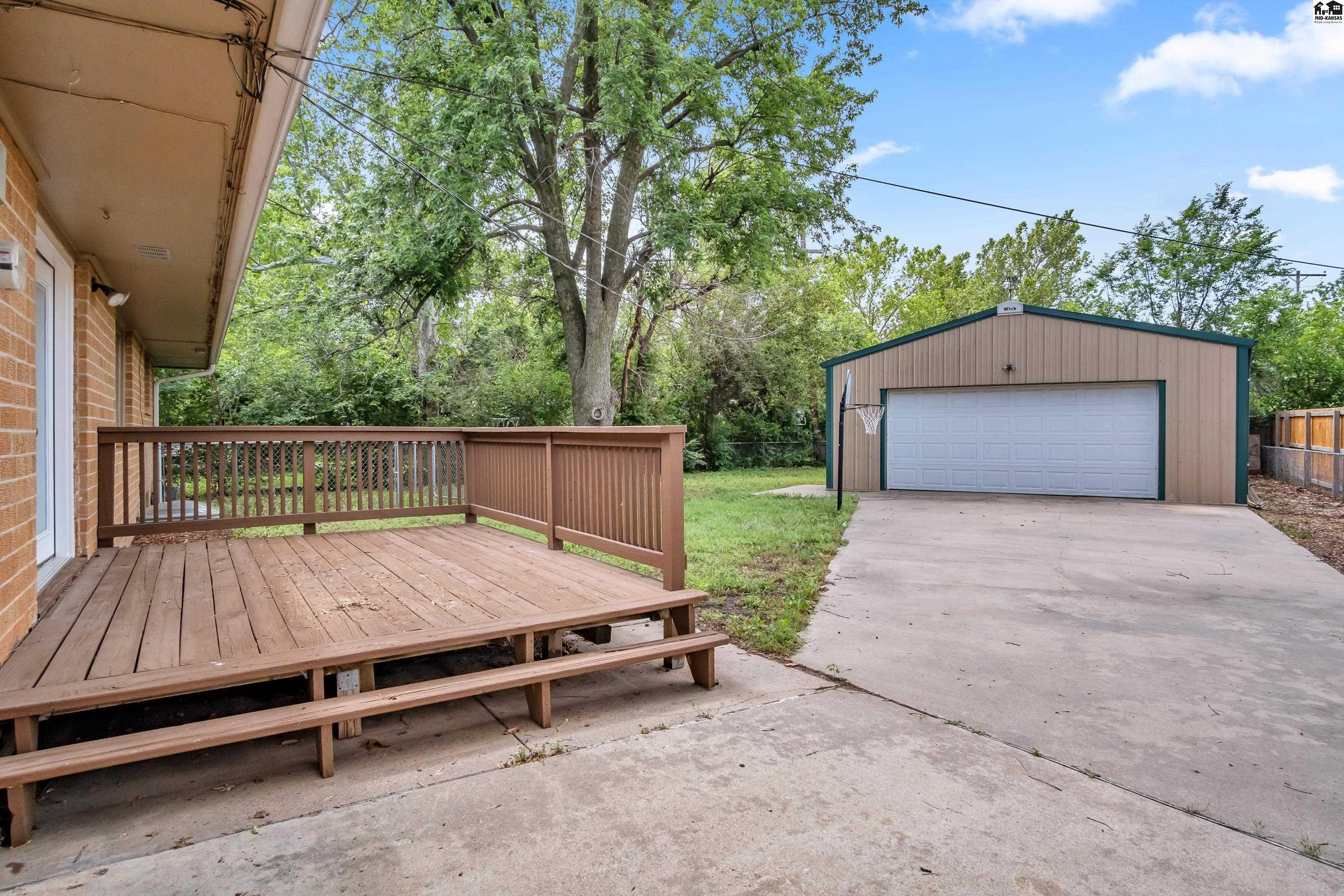 605 Catalina Drive Hutchinson KS 67502