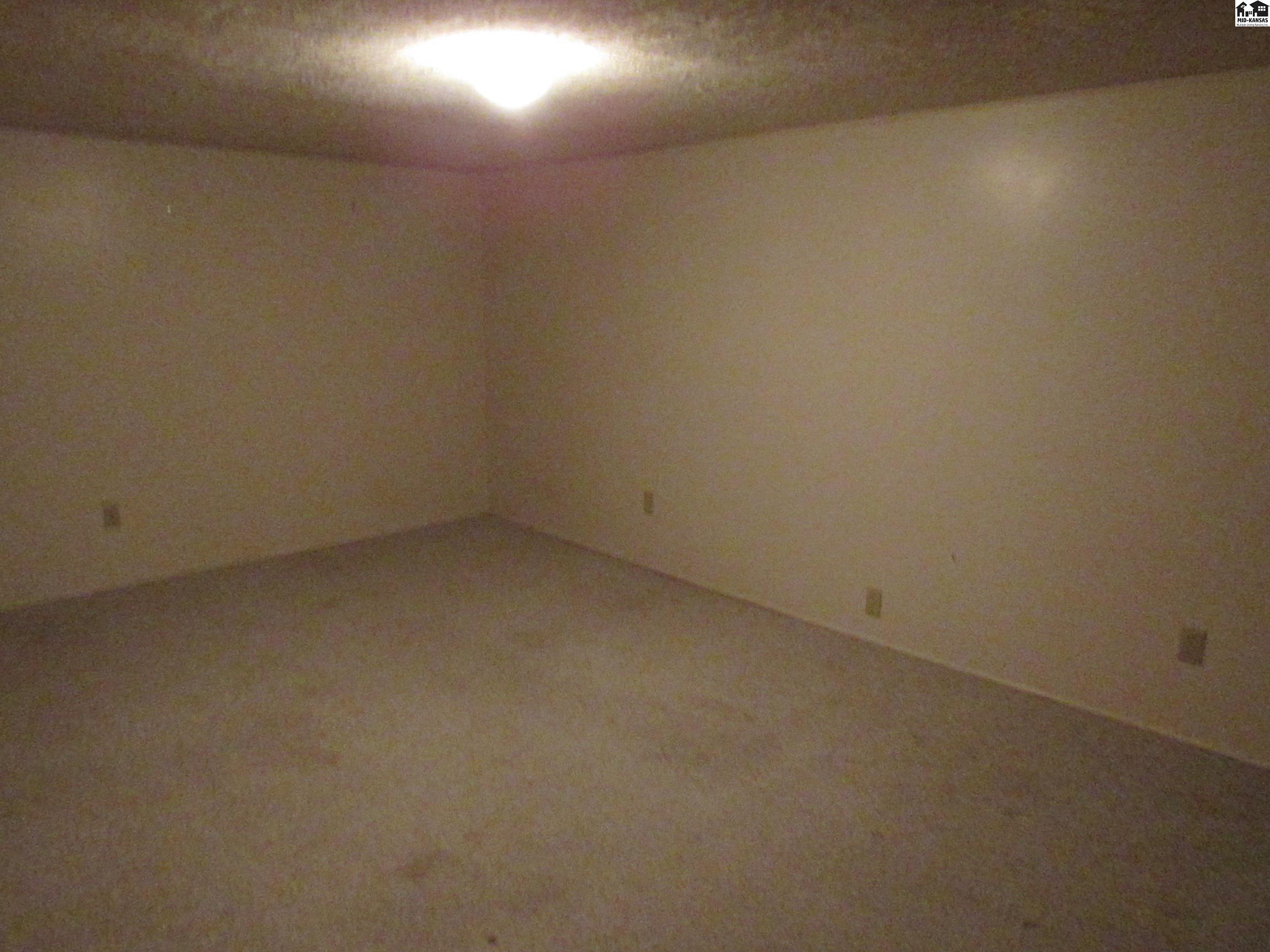 2610 N Washington Street Hutchinson KS 67502