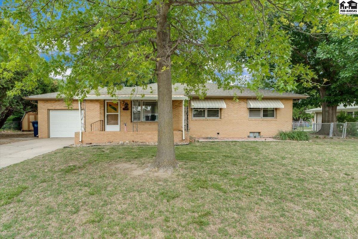 120 Norman Road Hutchinson KS 67502