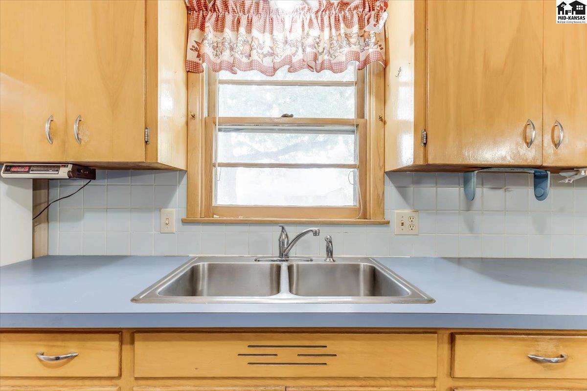 120 Norman Road Hutchinson KS 67502
