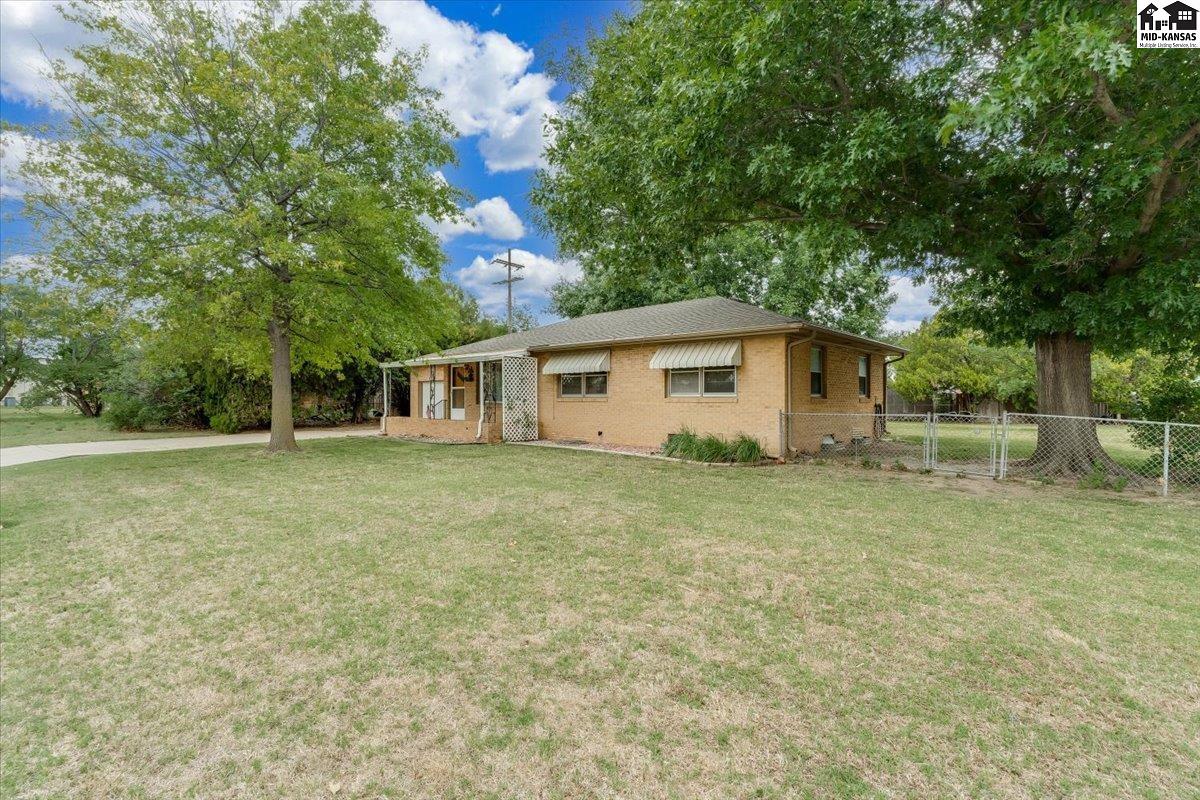 120 Norman Road Hutchinson KS 67502