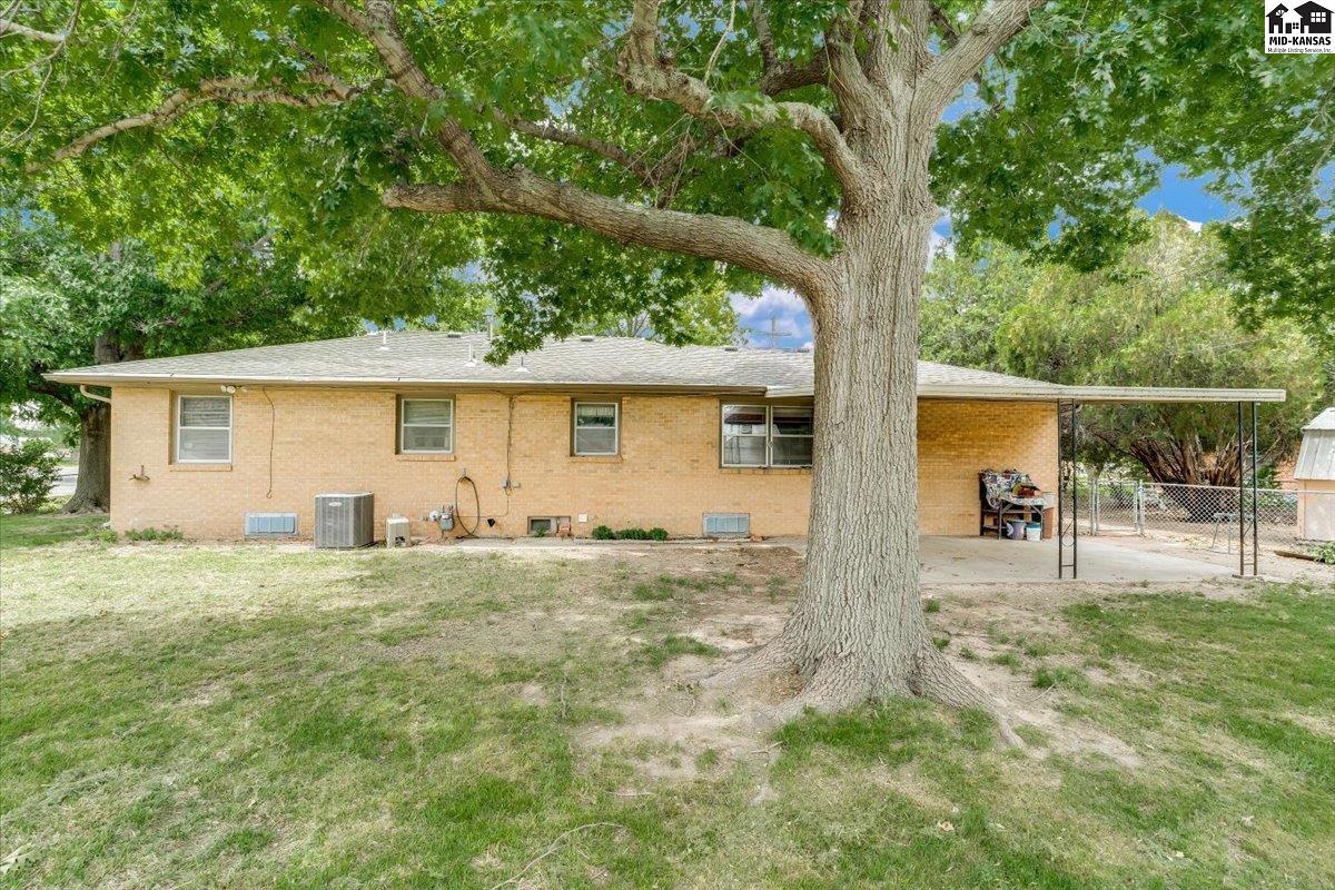 120 Norman Road Hutchinson KS 67502