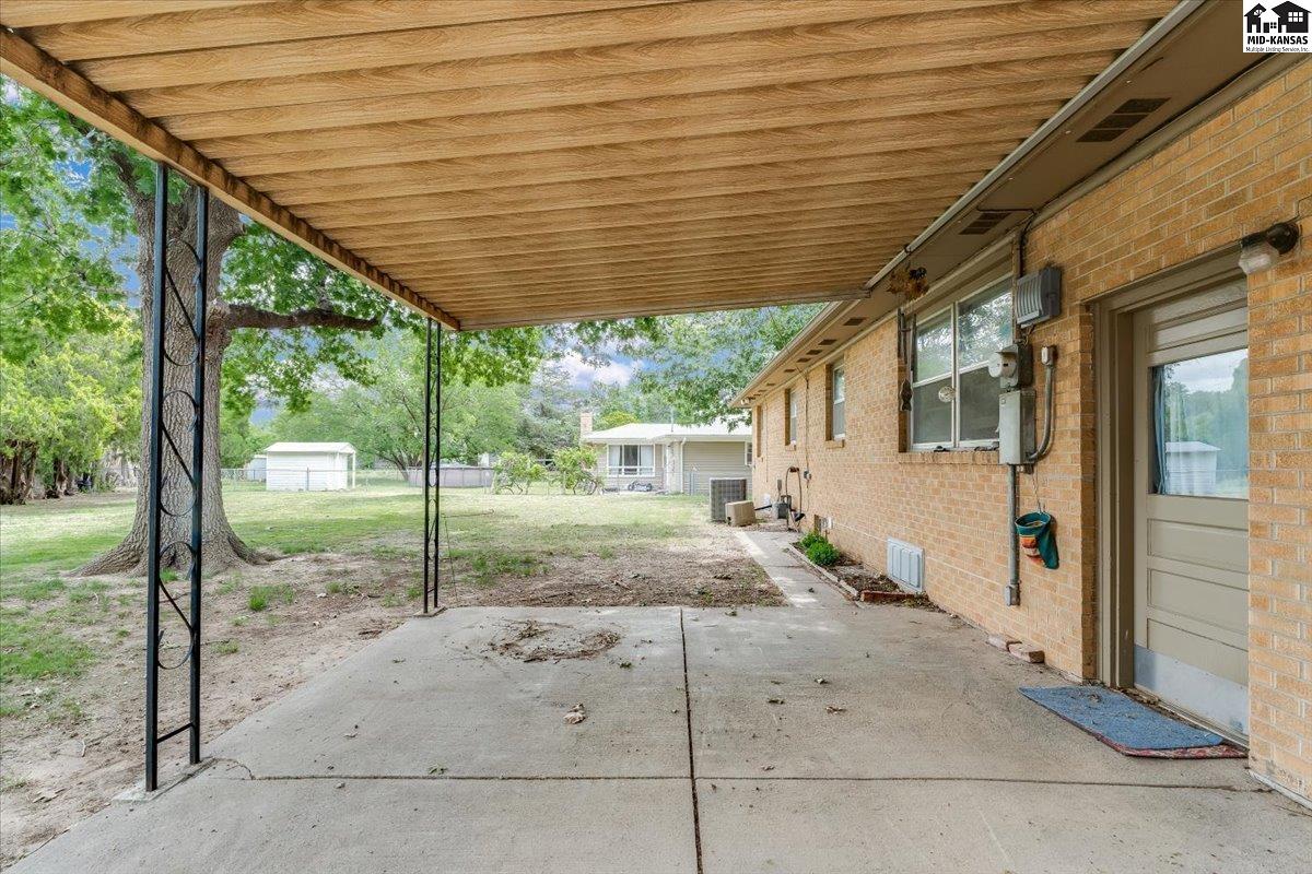 120 Norman Road Hutchinson KS 67502
