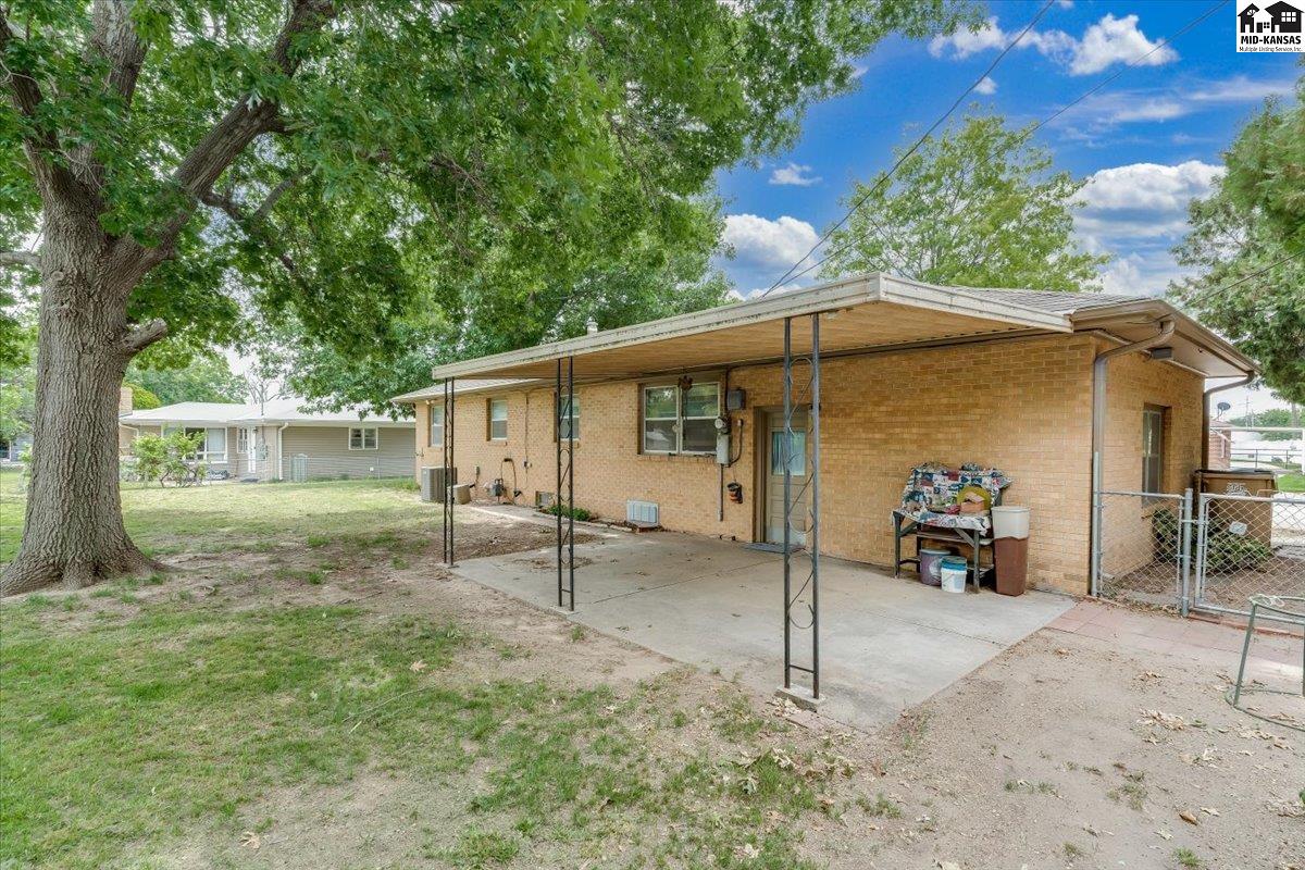 120 Norman Road Hutchinson KS 67502