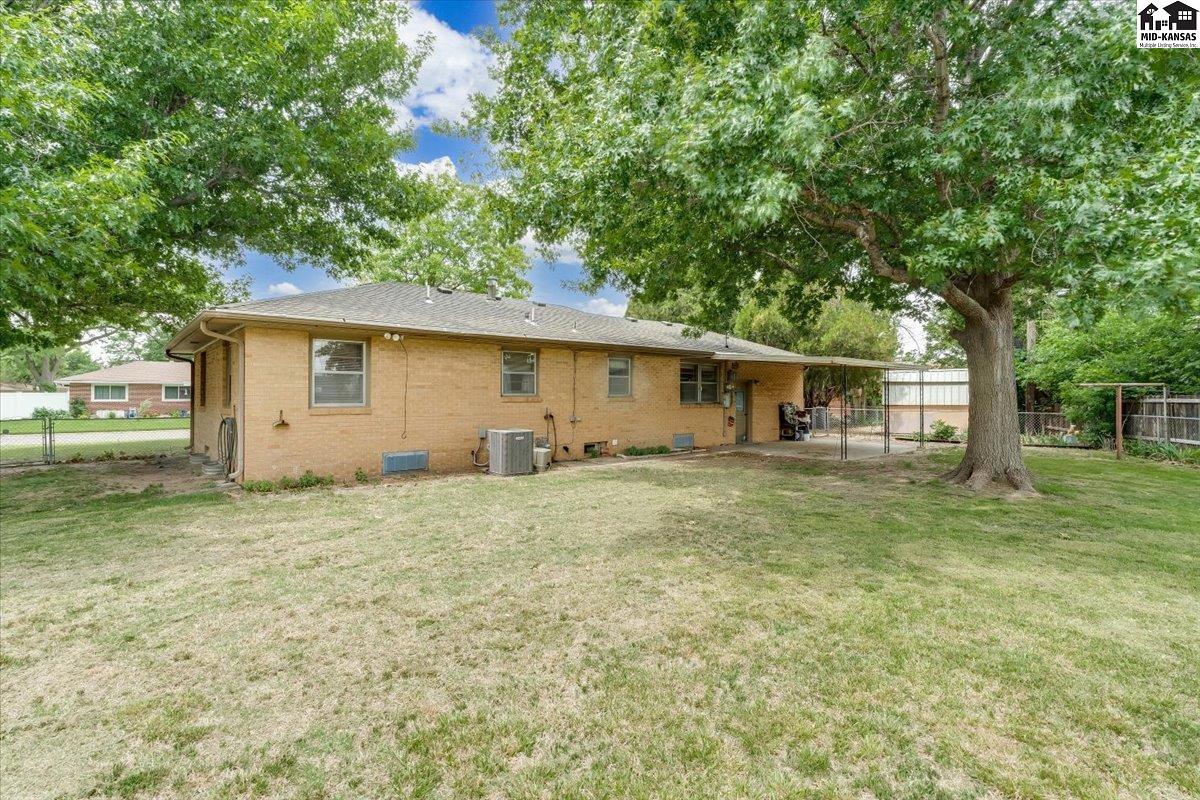 120 Norman Road Hutchinson KS 67502