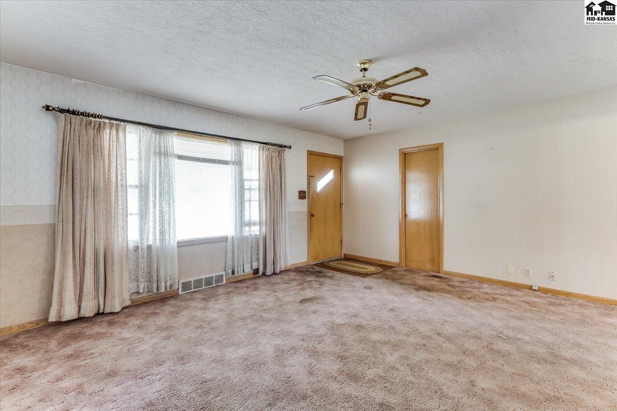 120 Norman Road Hutchinson KS 67502