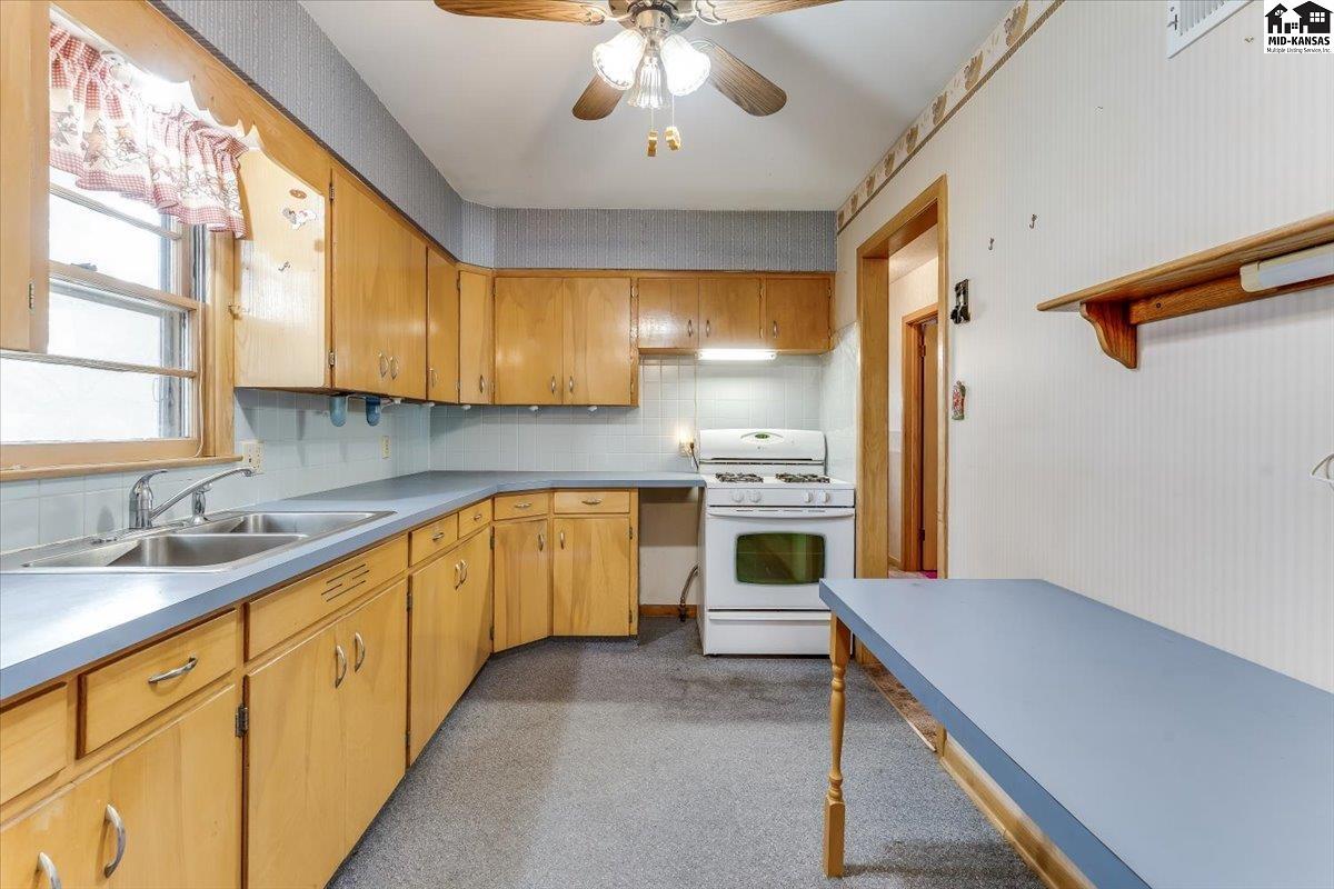 120 Norman Road Hutchinson KS 67502