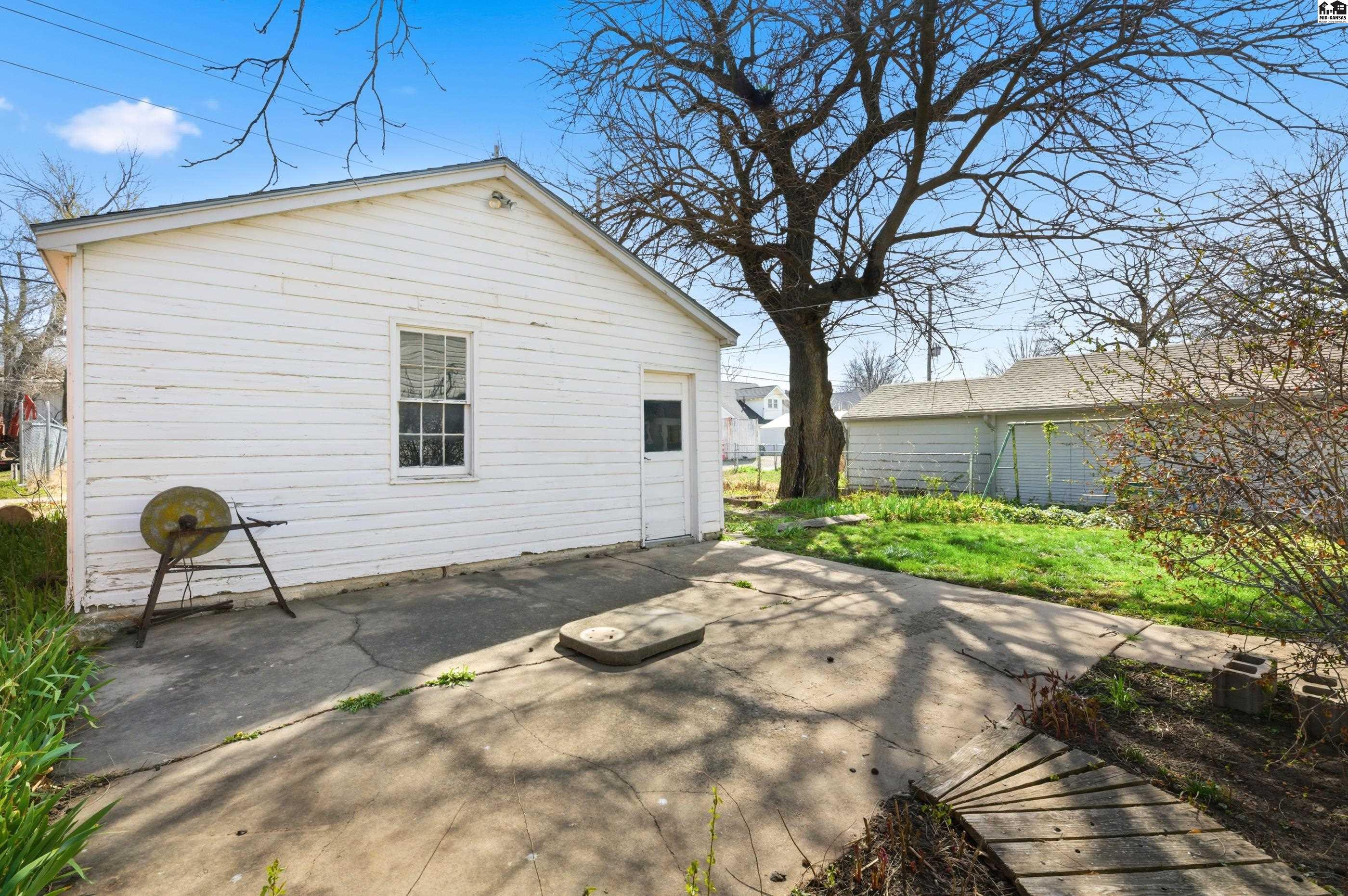 418 N Franklin Avenue Sedgwick KS 67135