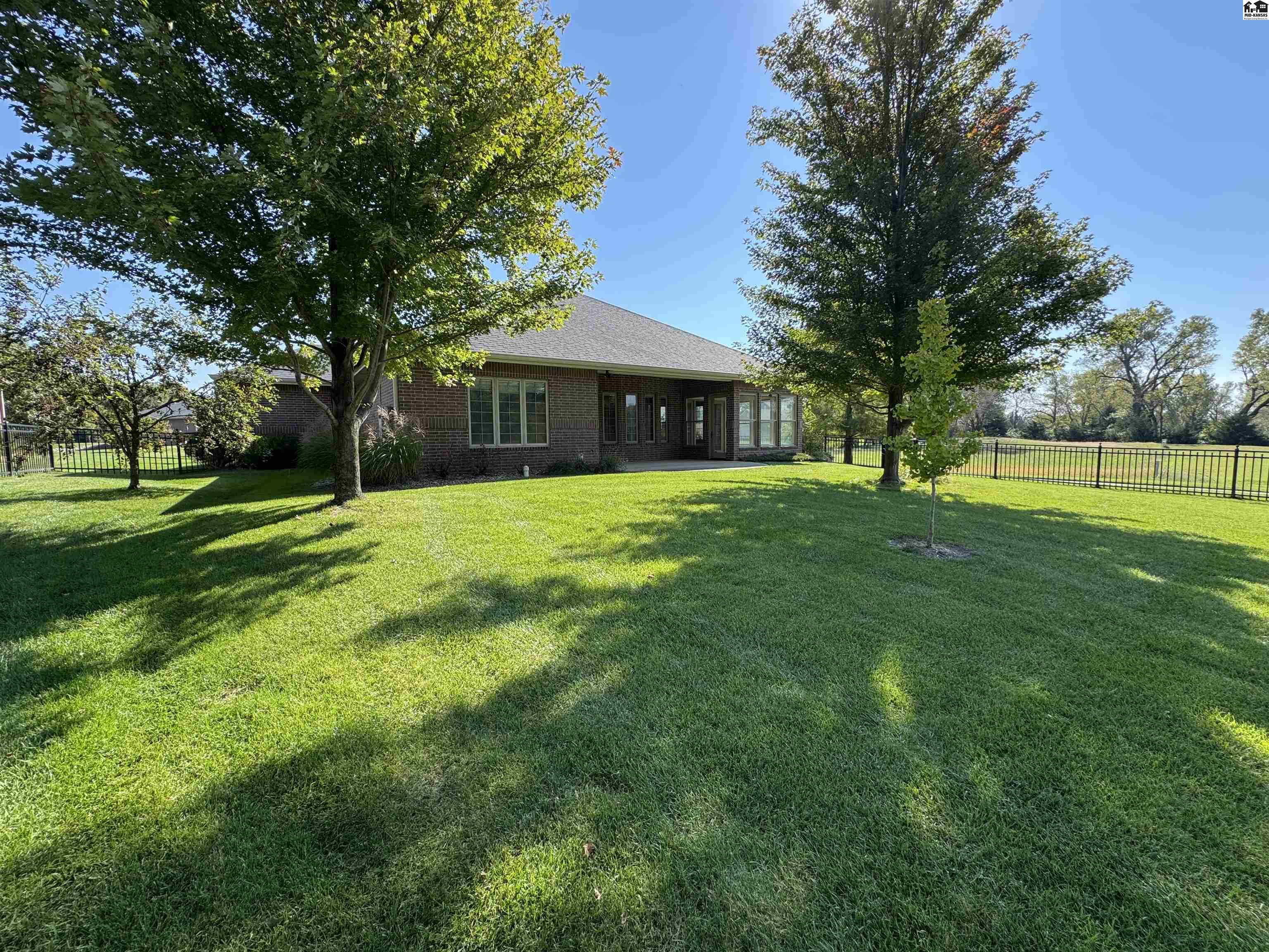 2801 Sand Hills Court Hutchinson KS 67502